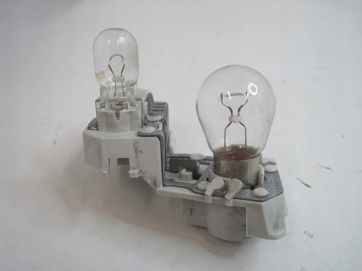 Audi A3 8P Support de lampe arrière droit