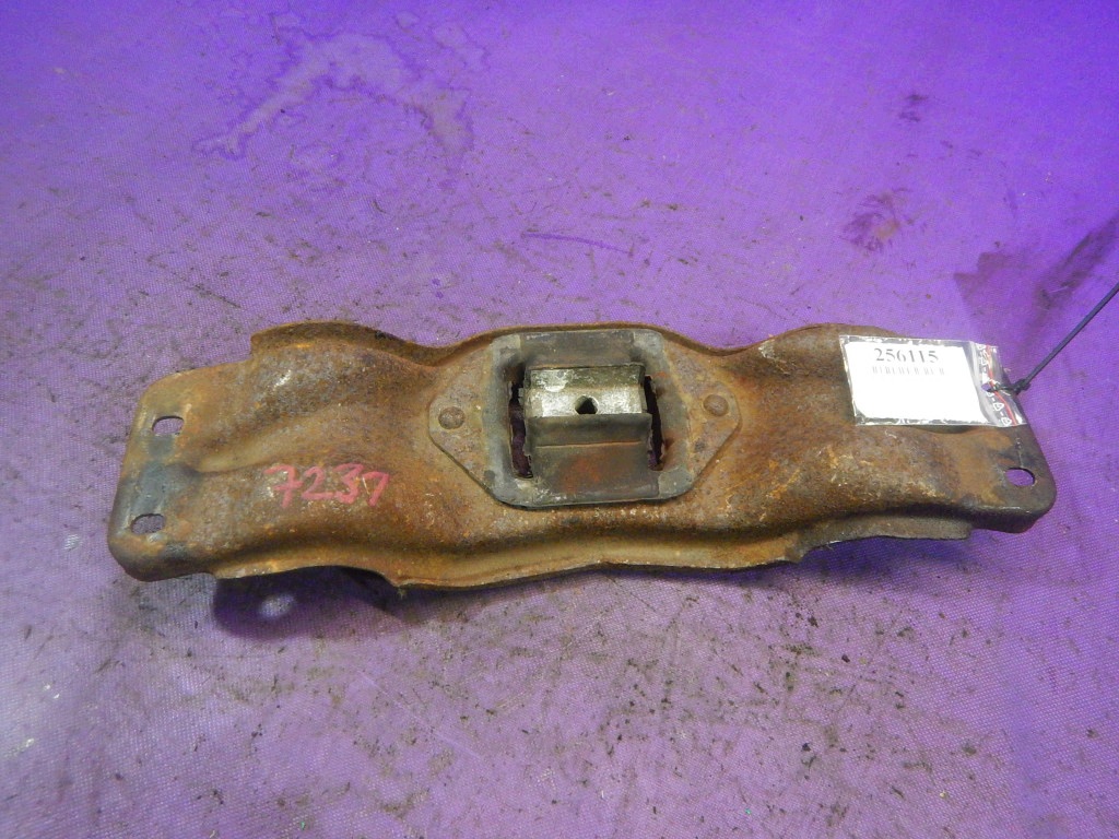 Ford Sierra MK1 87-93 1.6 80ch Support Boîte image 2