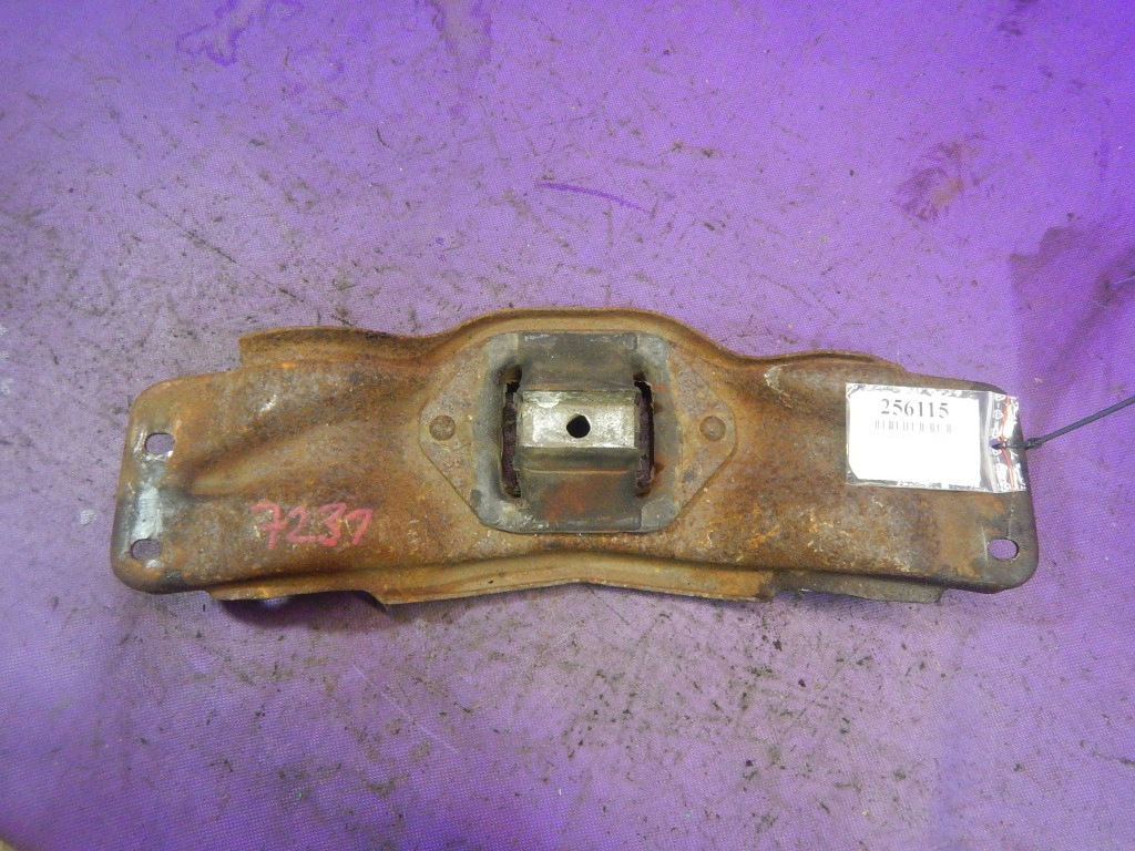 Ford Sierra MK1 87-93 1.6 80ch Support Boîte