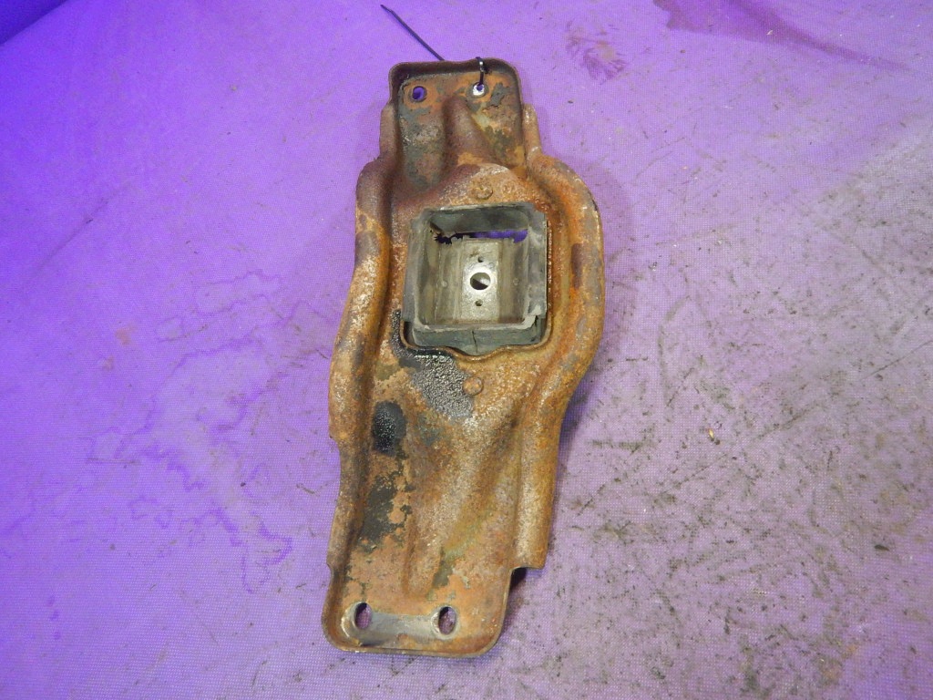 Ford Sierra MK1 87-93 1.6 80ch Support Boîte image 4
