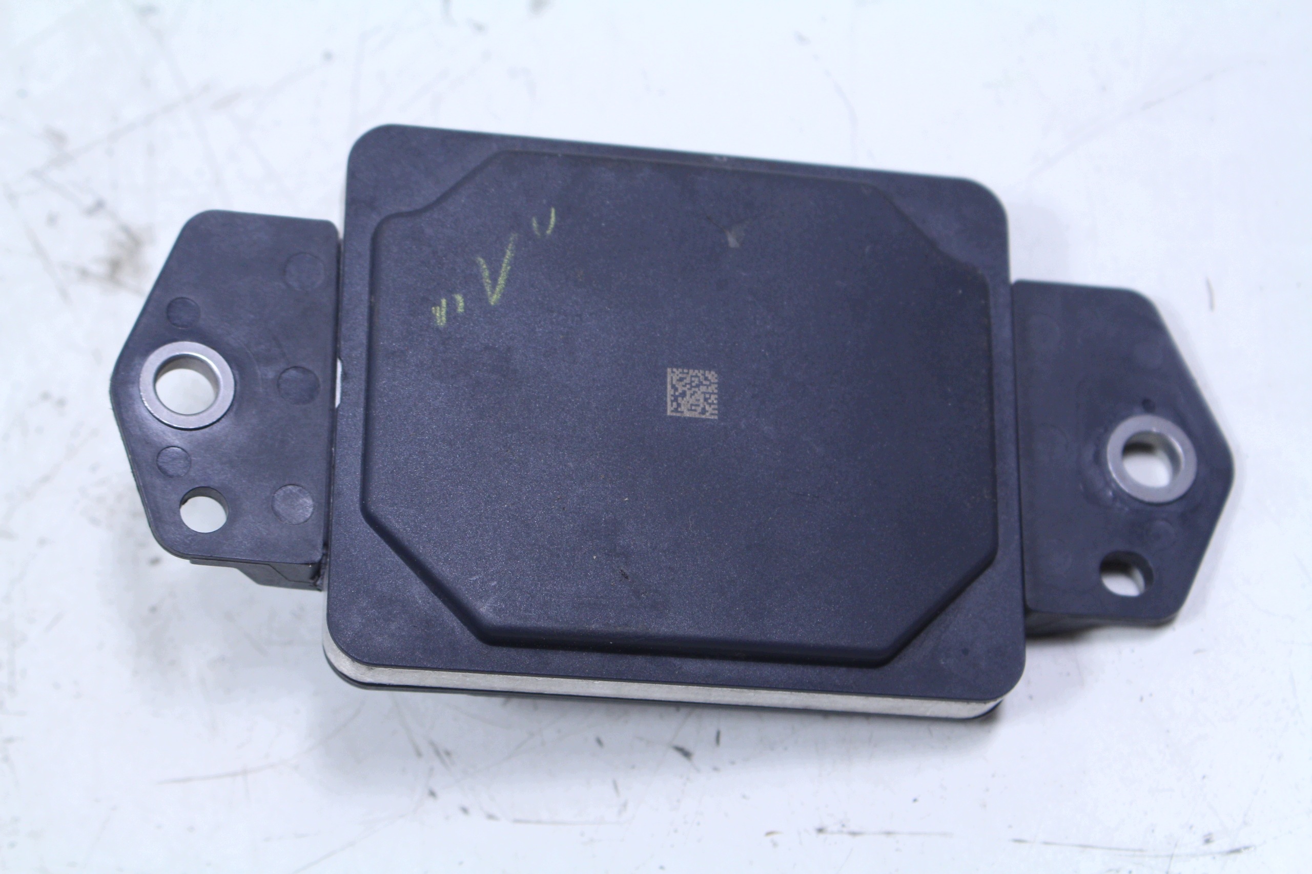 Radarsensor Toyota Yaris IV Mazda II 88210-0D10 Begagnad