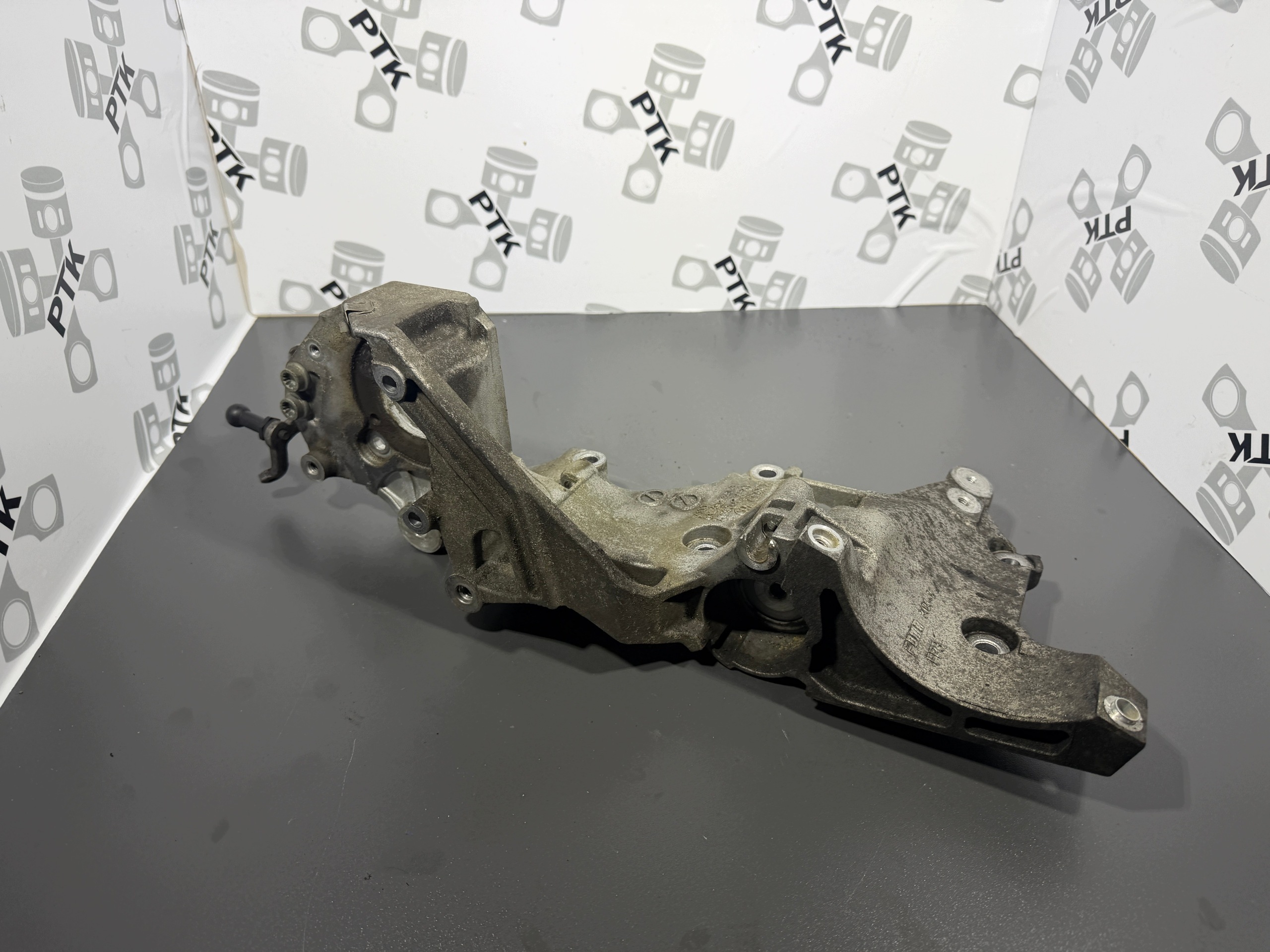 VW SEAT SKODA 2.0 TDI CR Halter Generator 03L903143Q image 4
