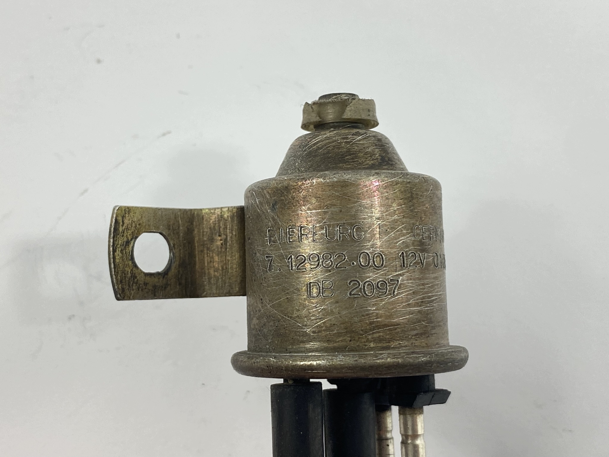 Válvula de vacío Mercedes R107 W126 71298200 image 9