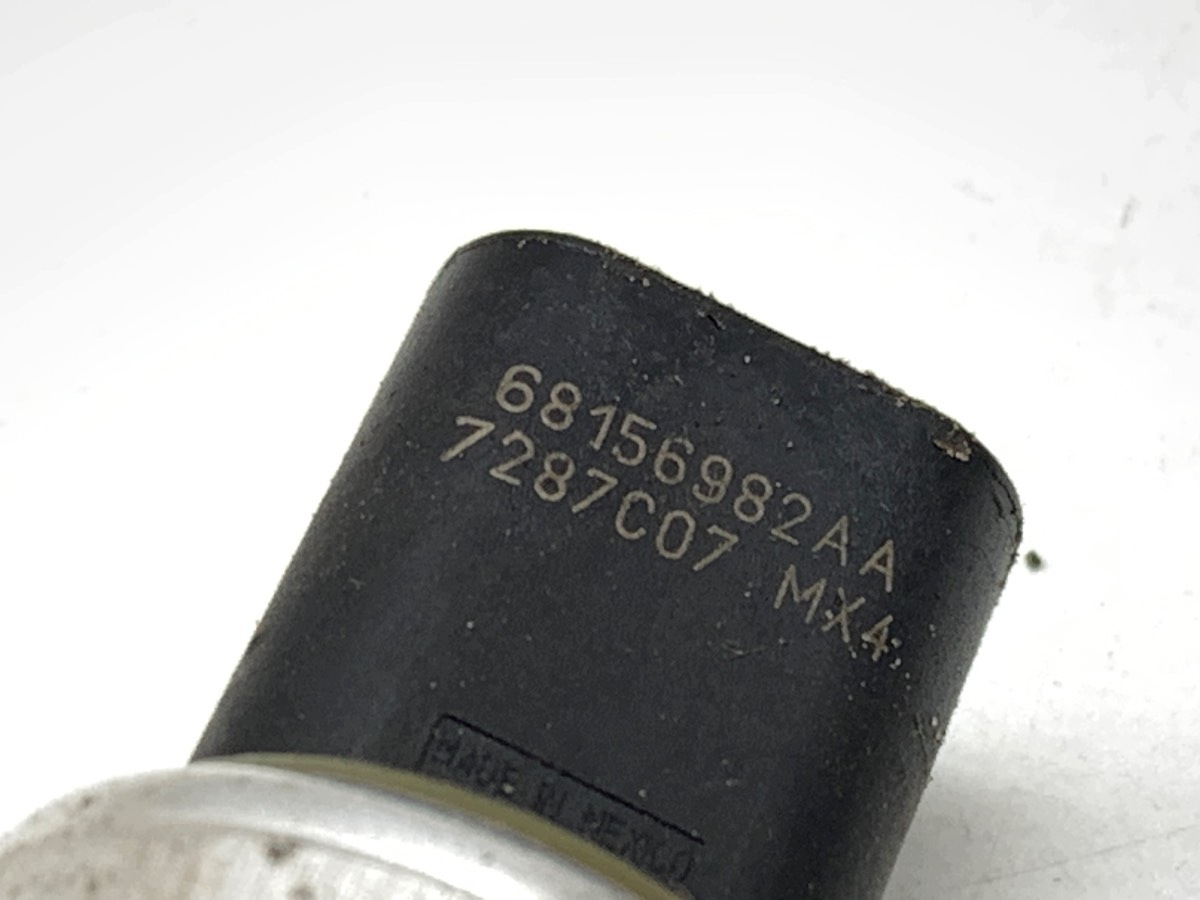 Capteur Climatisation Chrysler Pacifica 68156982AA image 3