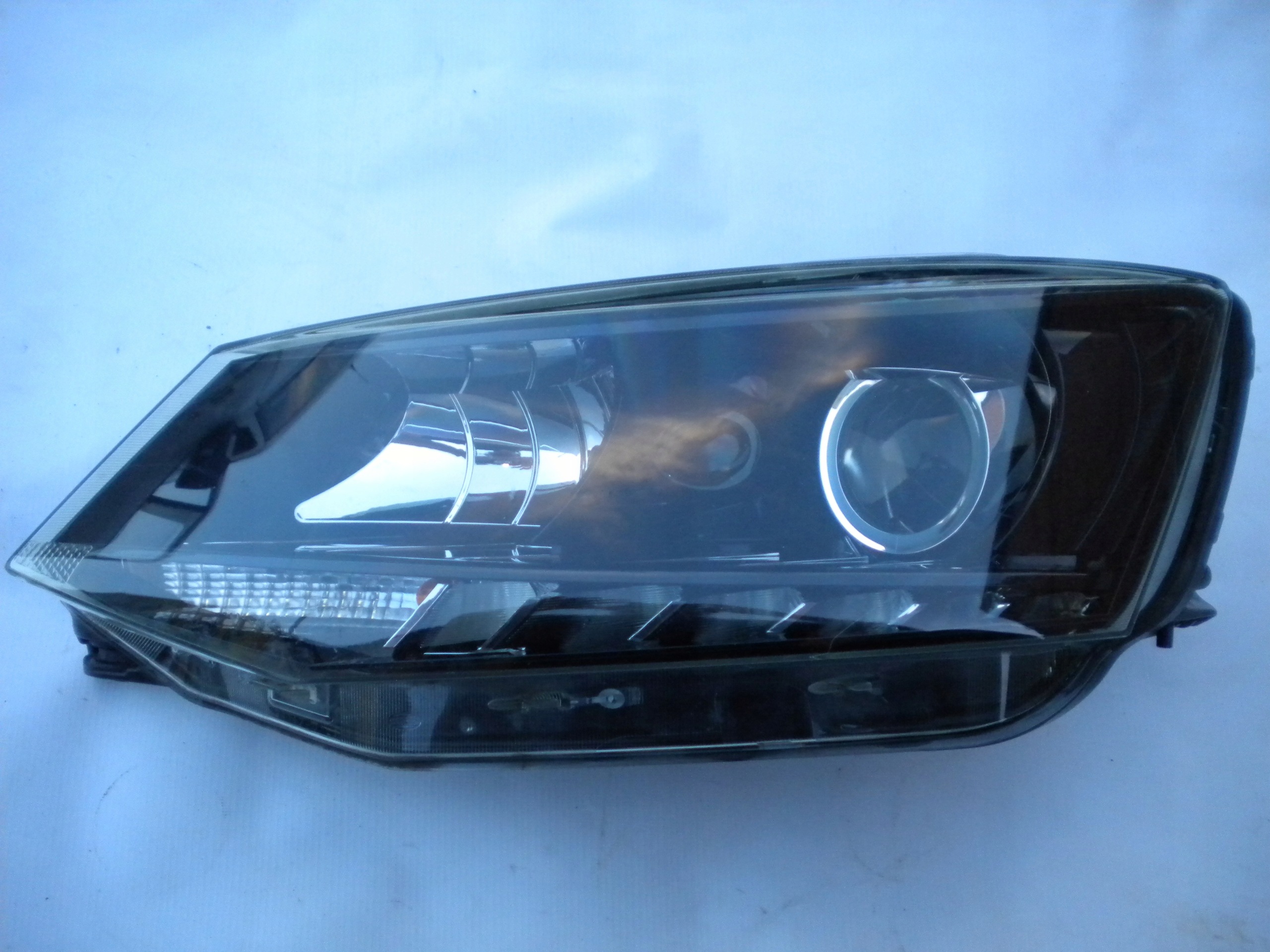 FABIA III linkerkoplamp - 6V1941015A image 2