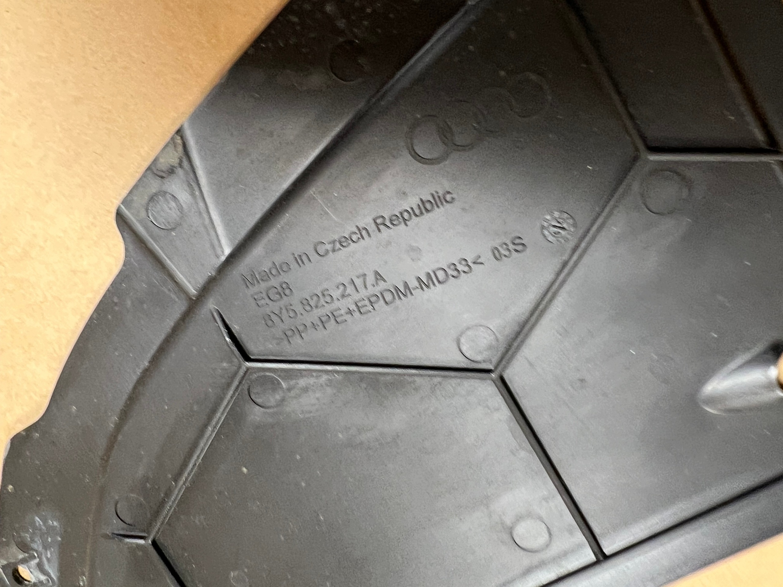 Audi A3 8Y Unterbodenschutz links hinten image 3