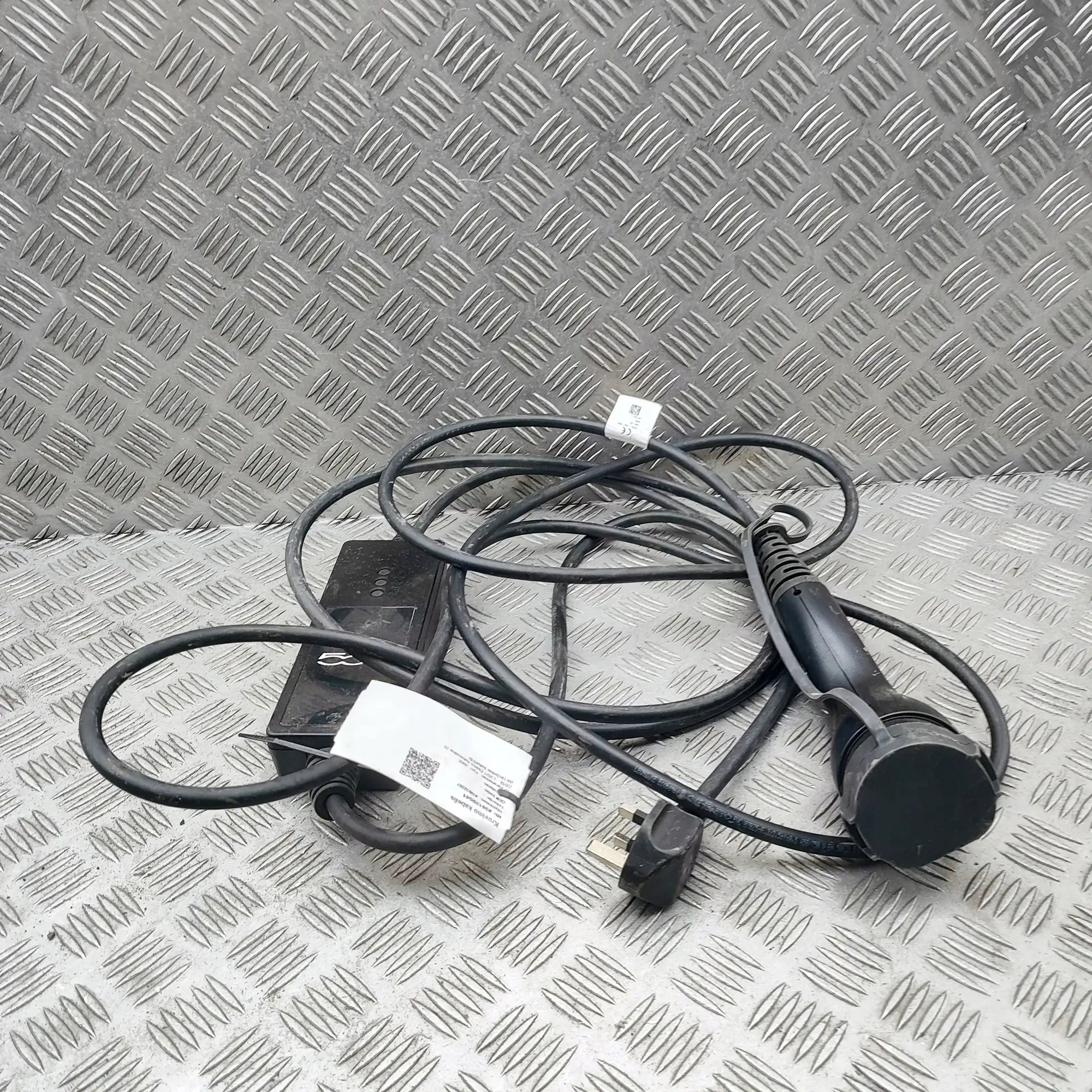 Câble de charge batterie Fiat 500e 35344739 2021 image 2