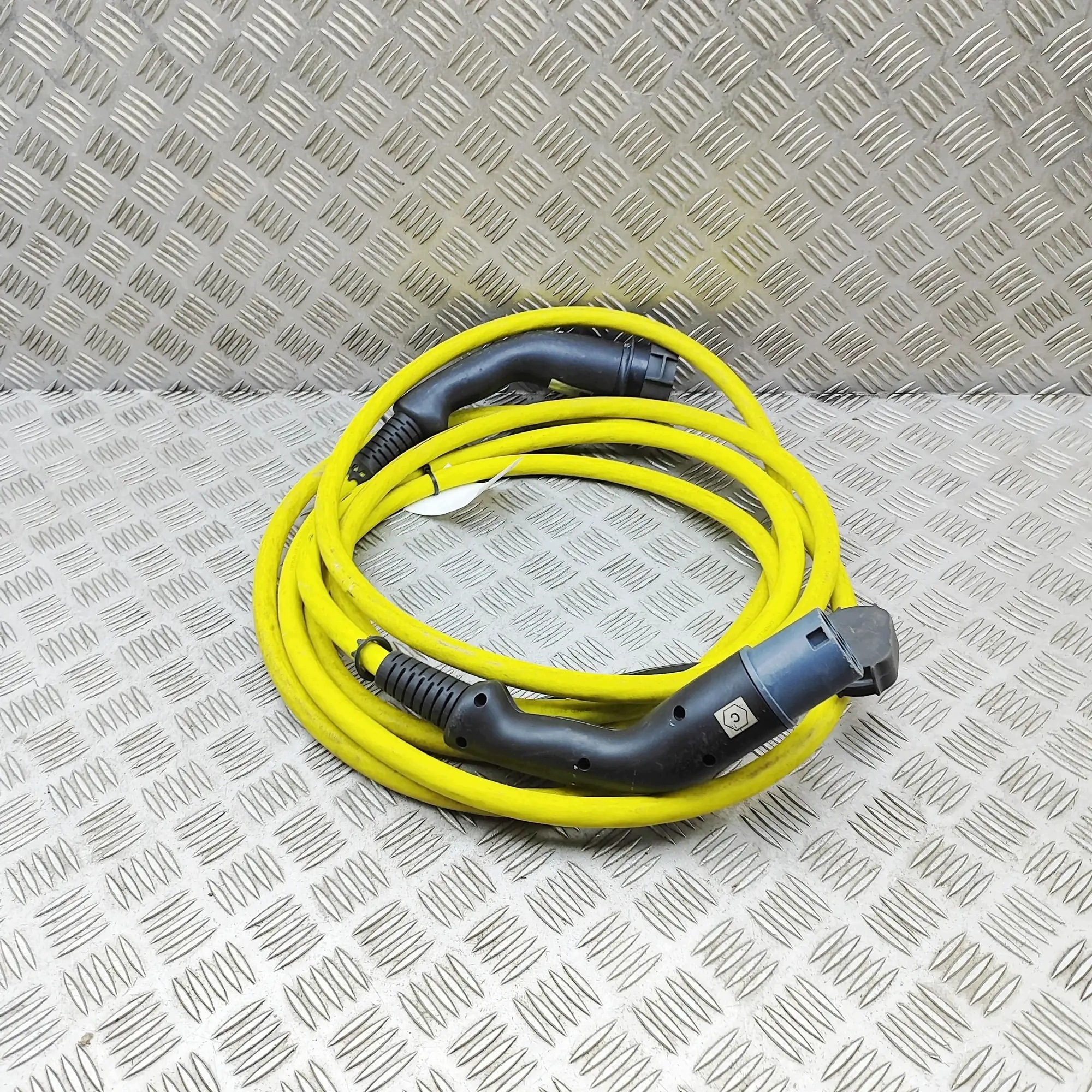 FIAT 500E Battery Charging Cable 52166357 2021 image 3