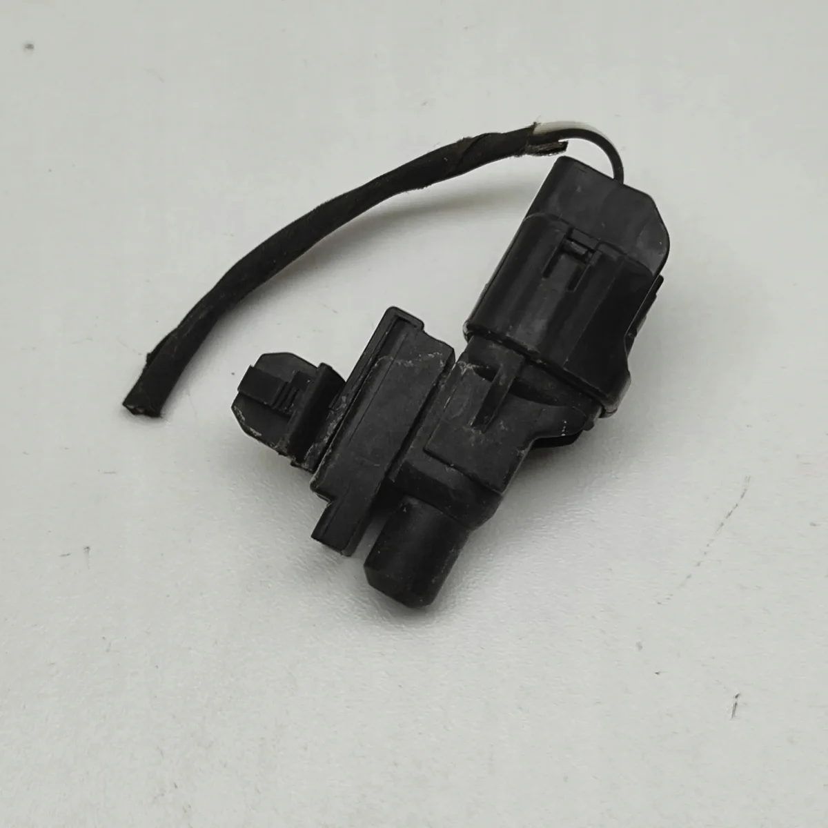 Sensor de Temperatura Externa BYD ATTO 3 image 2
