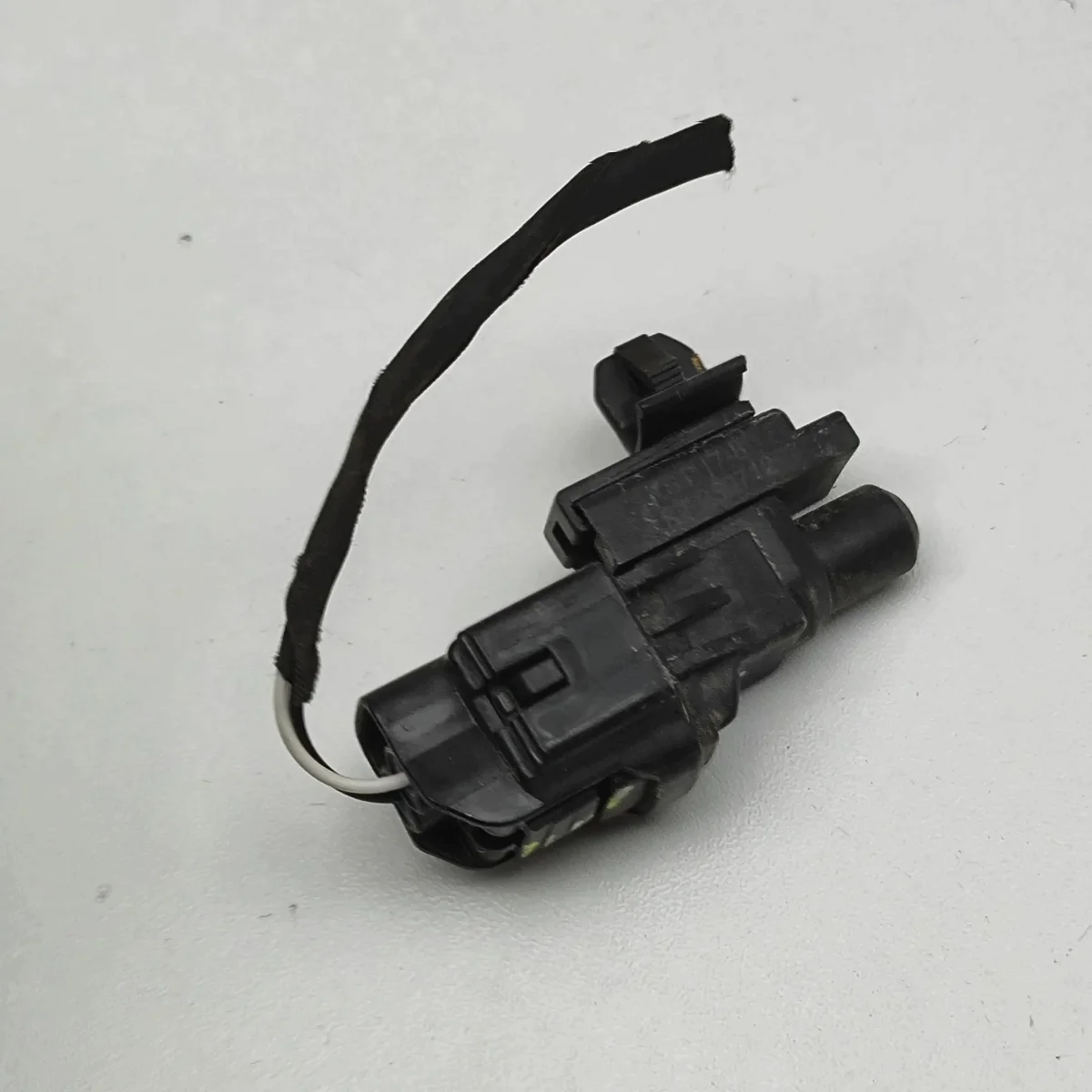 Sensor de Temperatura Externa BYD ATTO 3 image 3
