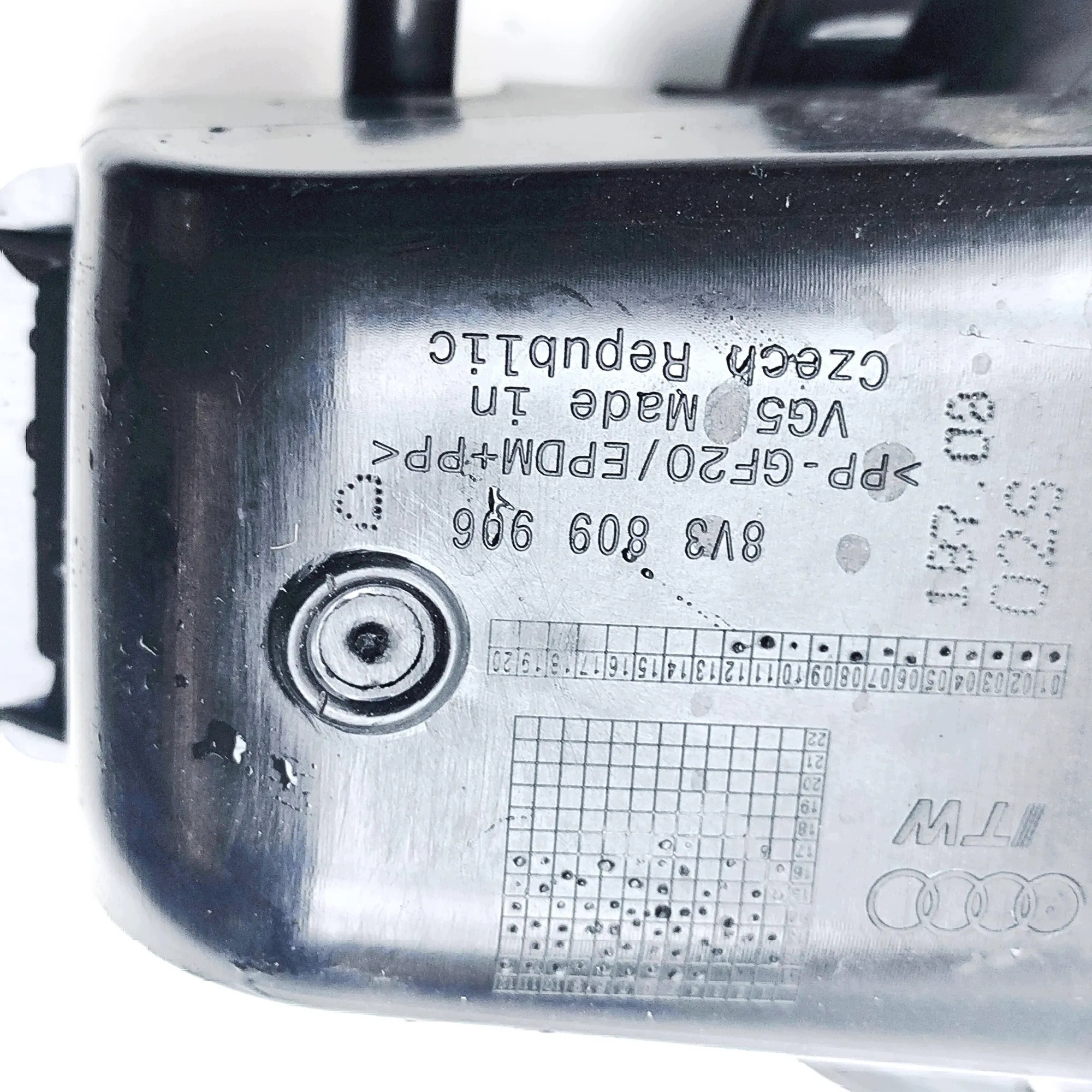 Trappe à carburant Audi A3 Sportback 8V 8V3809906D image 7