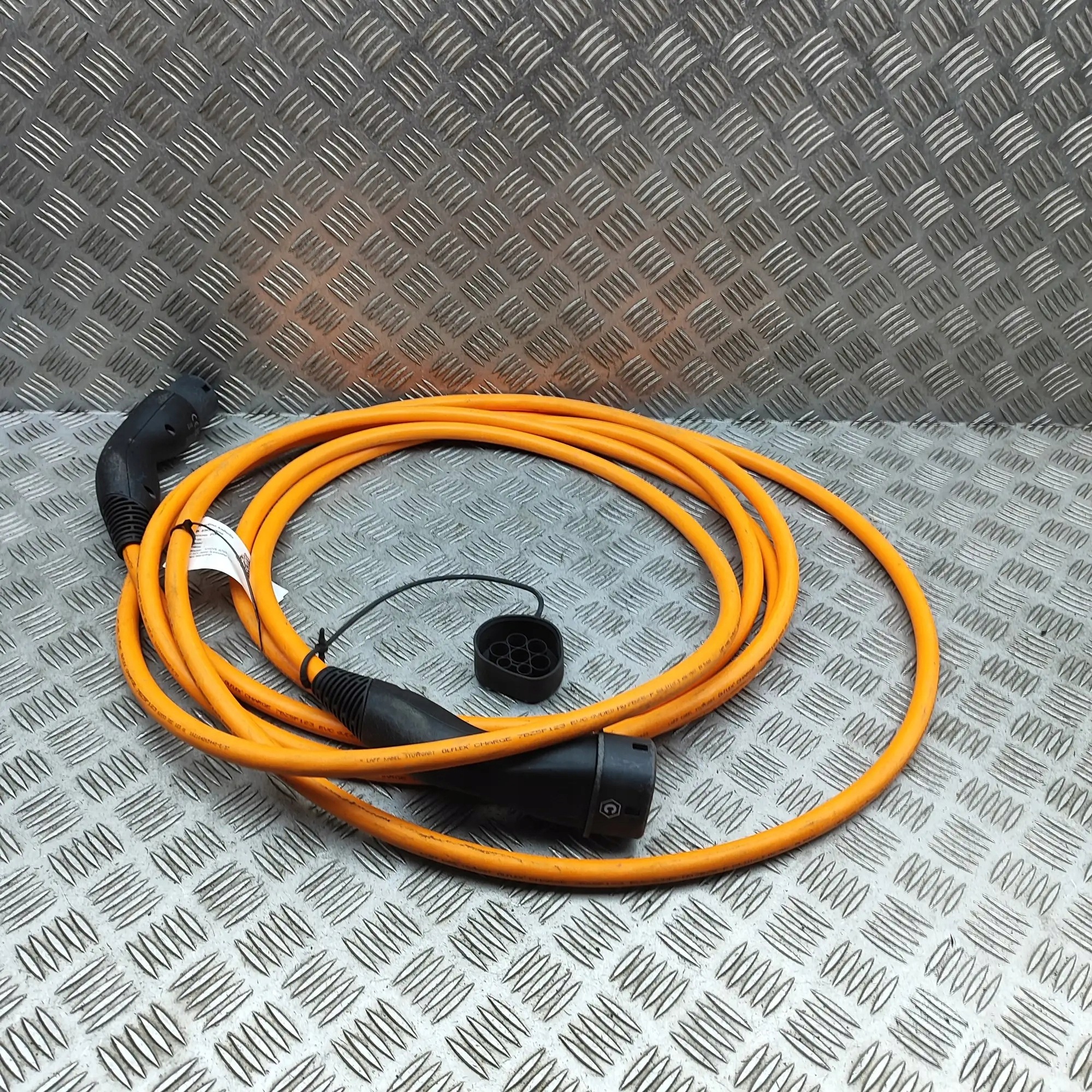 Câble de charge batterie Toyota bZ4X 5555000242 image 2