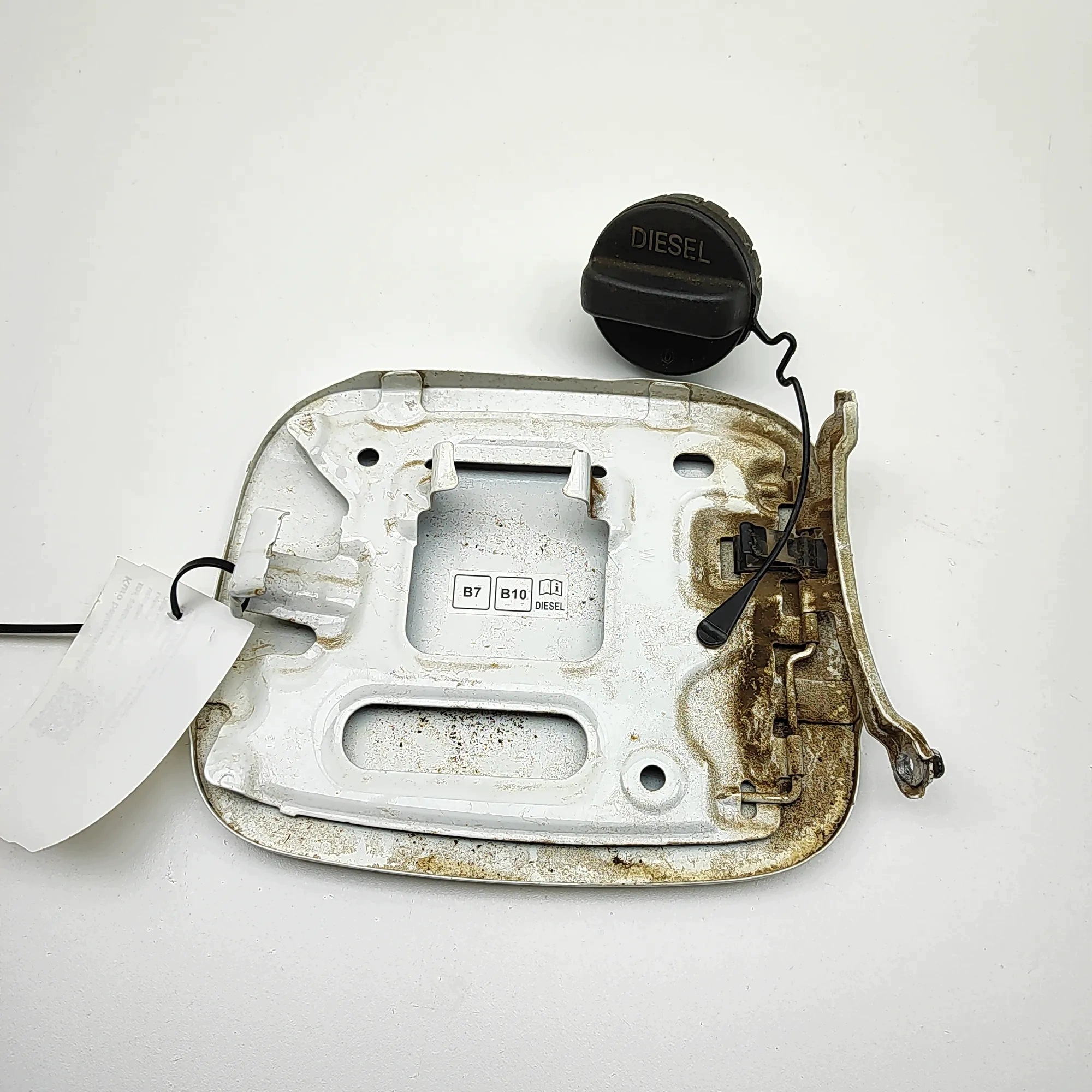 Polttoainesäiliön luukku Toyota Hilux VIII 77350KK041