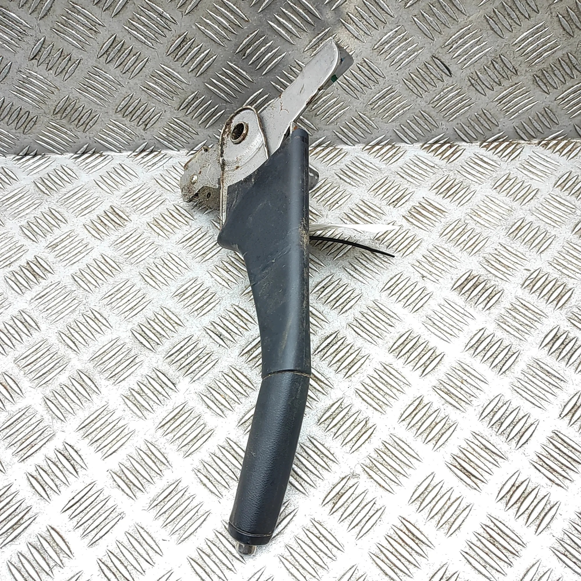Handbremshebel Mitsubishi L200/Triton 4815A108