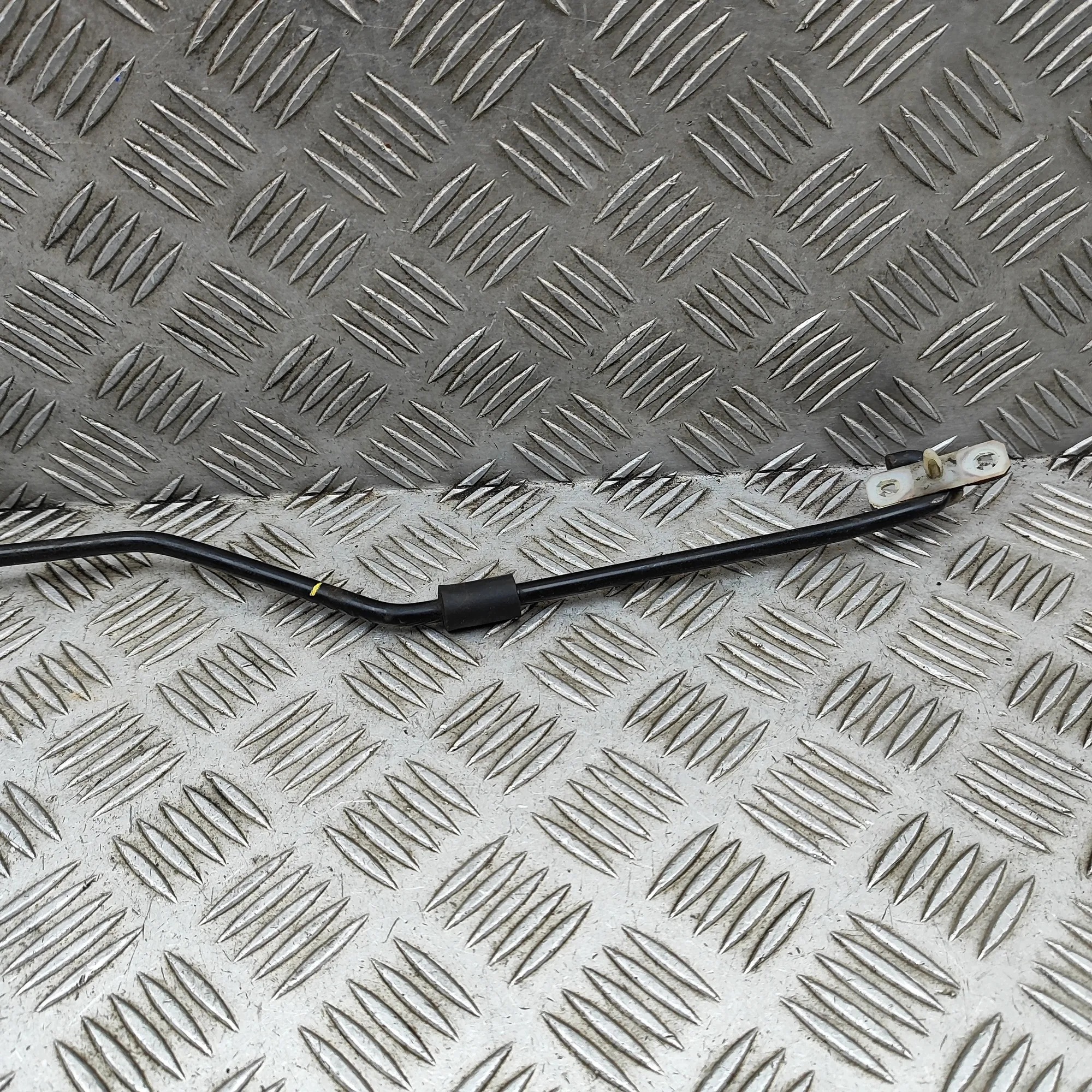 Soporte de capó Mitsubishi L200/Triton 5906A128 image 3