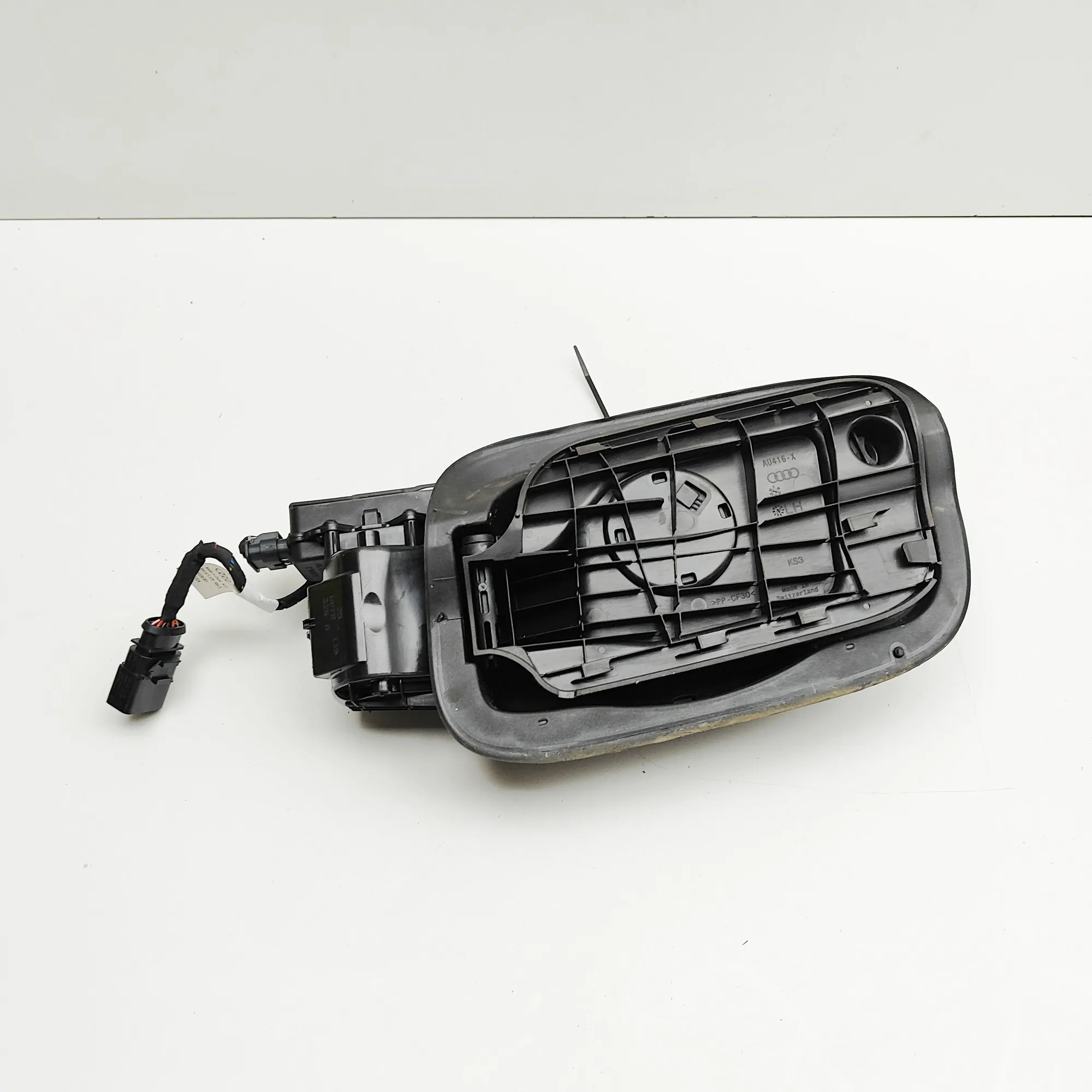 Bränsletankslock Audi Q6 e-tron 2024 OEM 85H810001A image 2