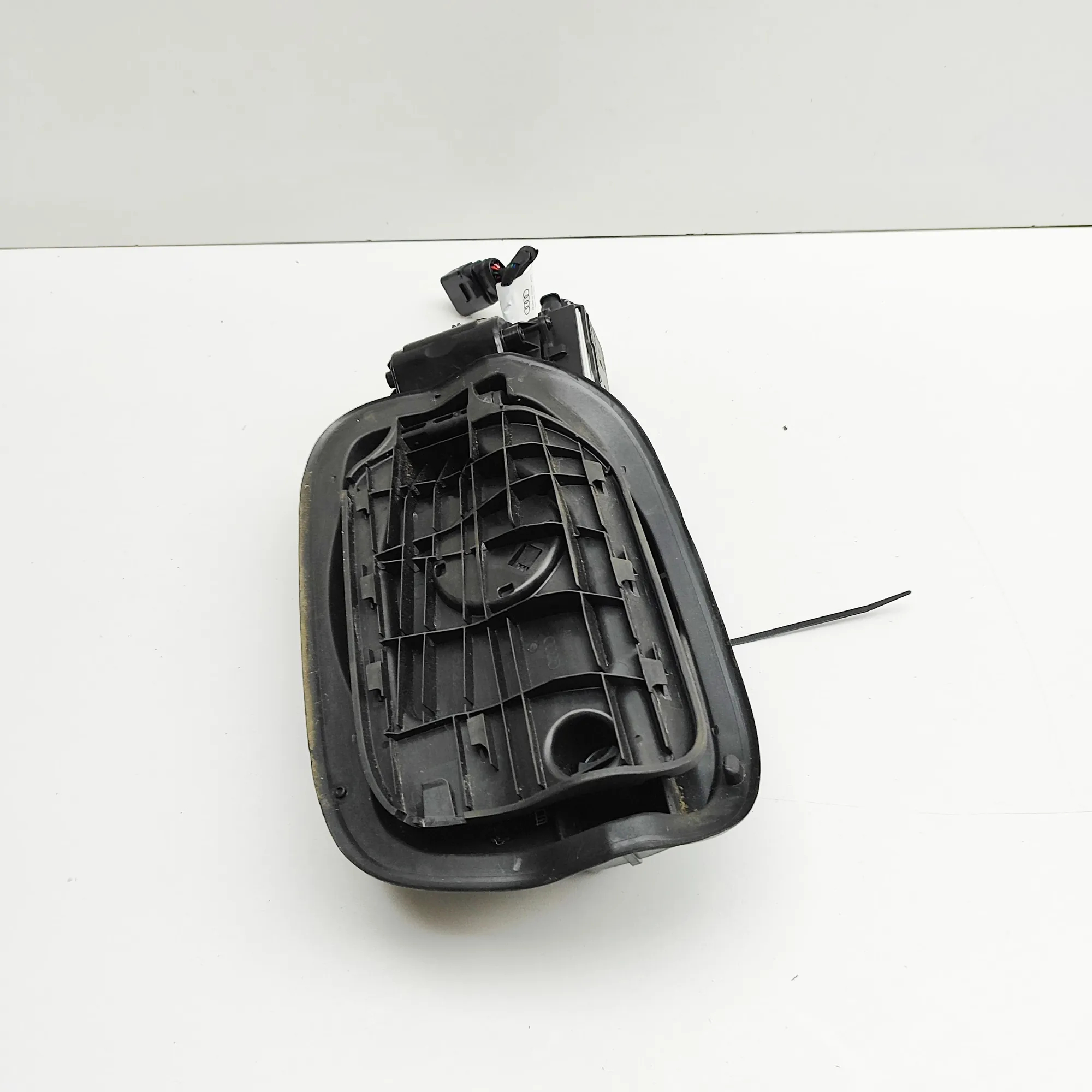 Bränsletankslock Audi Q6 e-tron 2024 OEM 85H810001A image 5