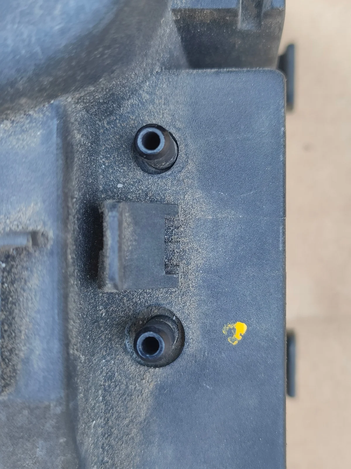 Keskuslukituksen pumppu Mercedes W124 W126