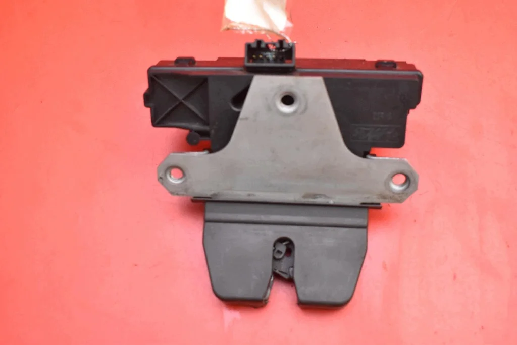 Cerradura Maletero Ford Focus MK2 3M51-R442A66-AP