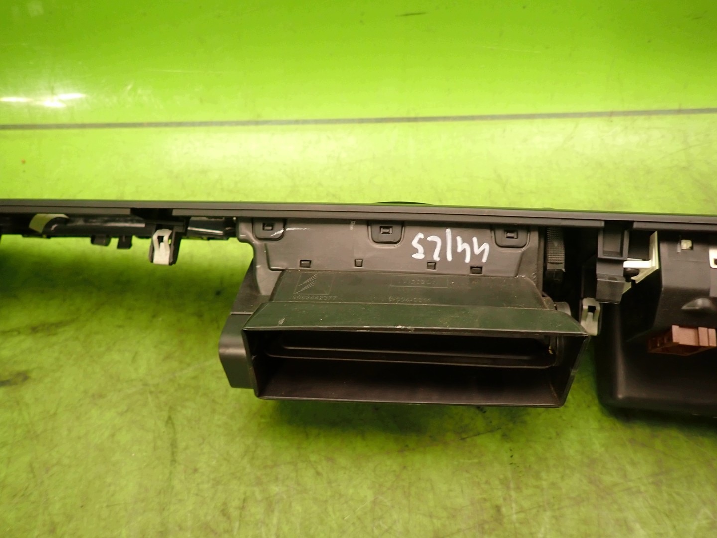 Pantalla rejilla de ventilación CITROEN C5 III 9682359677 image 6