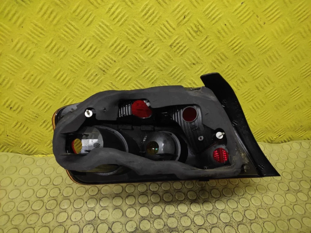 PEUGEOT 407 LAMPE ARRIÈRE DROITE 085501937RB image 3