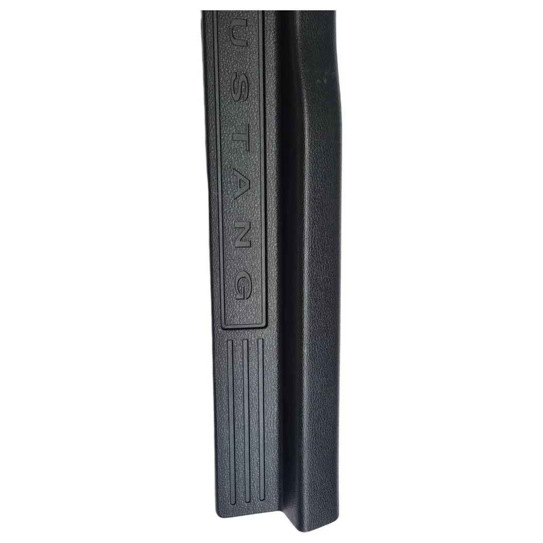 Soleira Ford Mustang 2013 Usada OEM 6313201 image 3