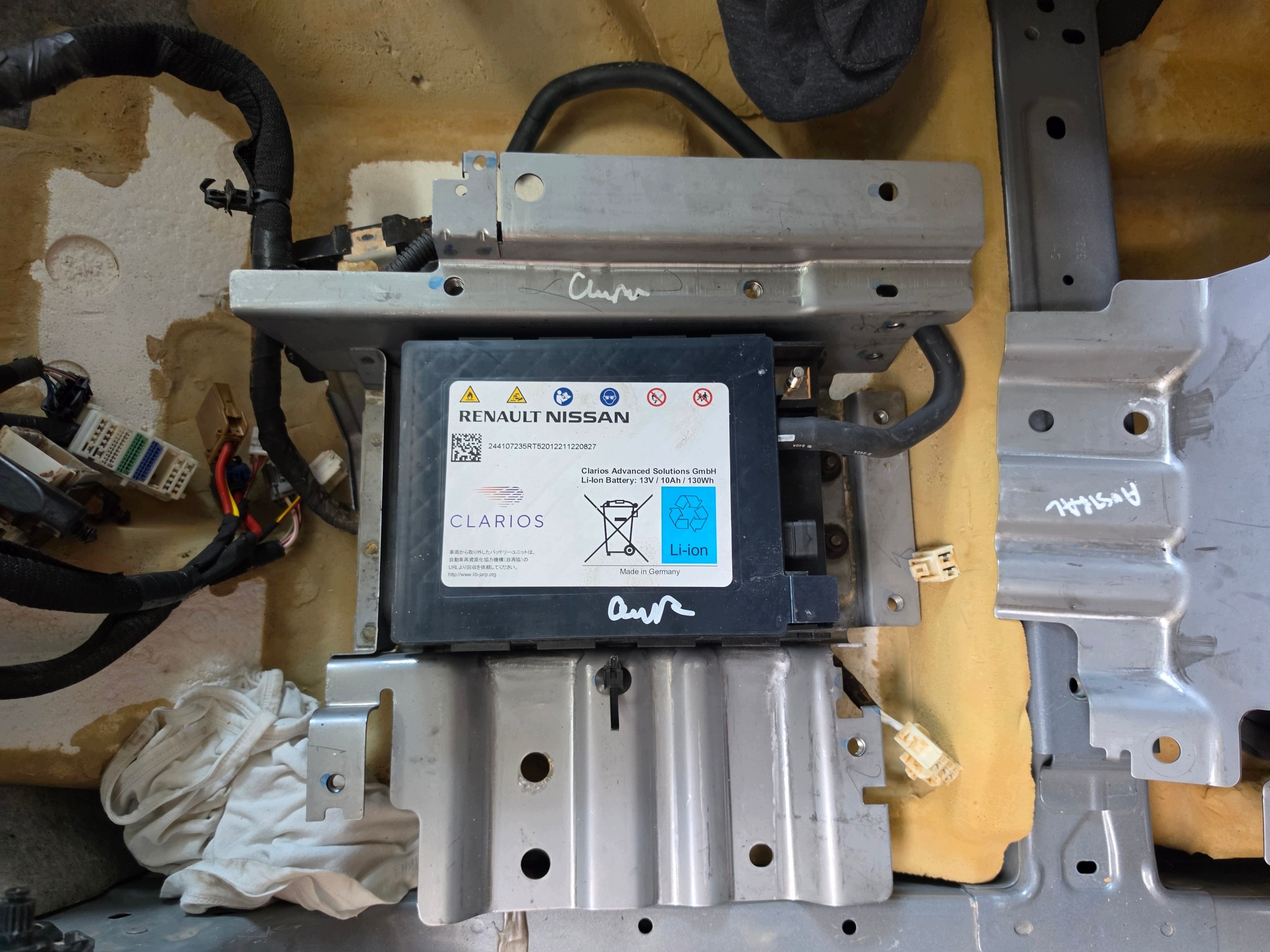 Batterie Renault 244107235R + boîtier image 2