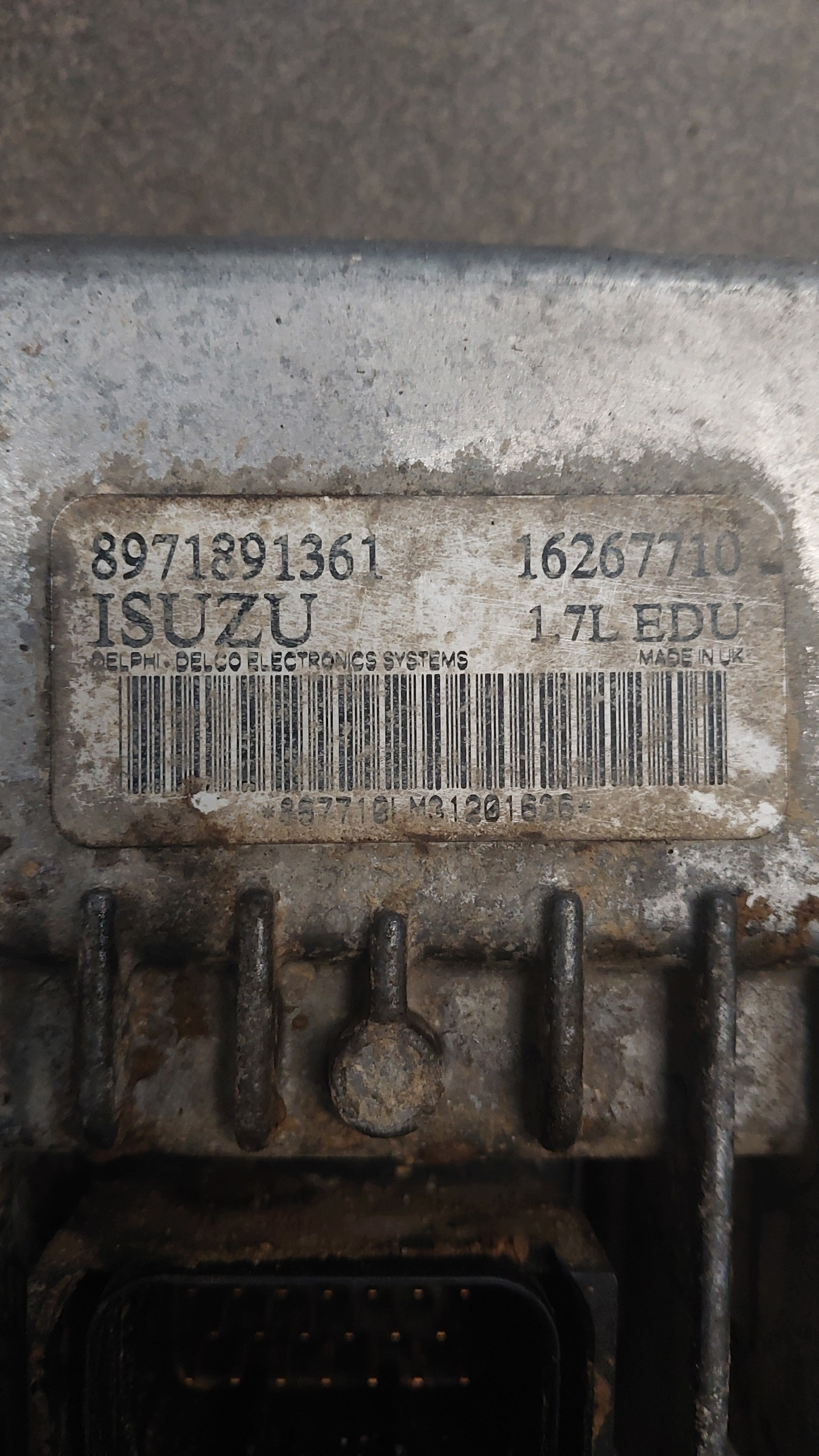 Ohjainyksikkö polttoainepumpulle Corsa Astra 1.7 Isuzu