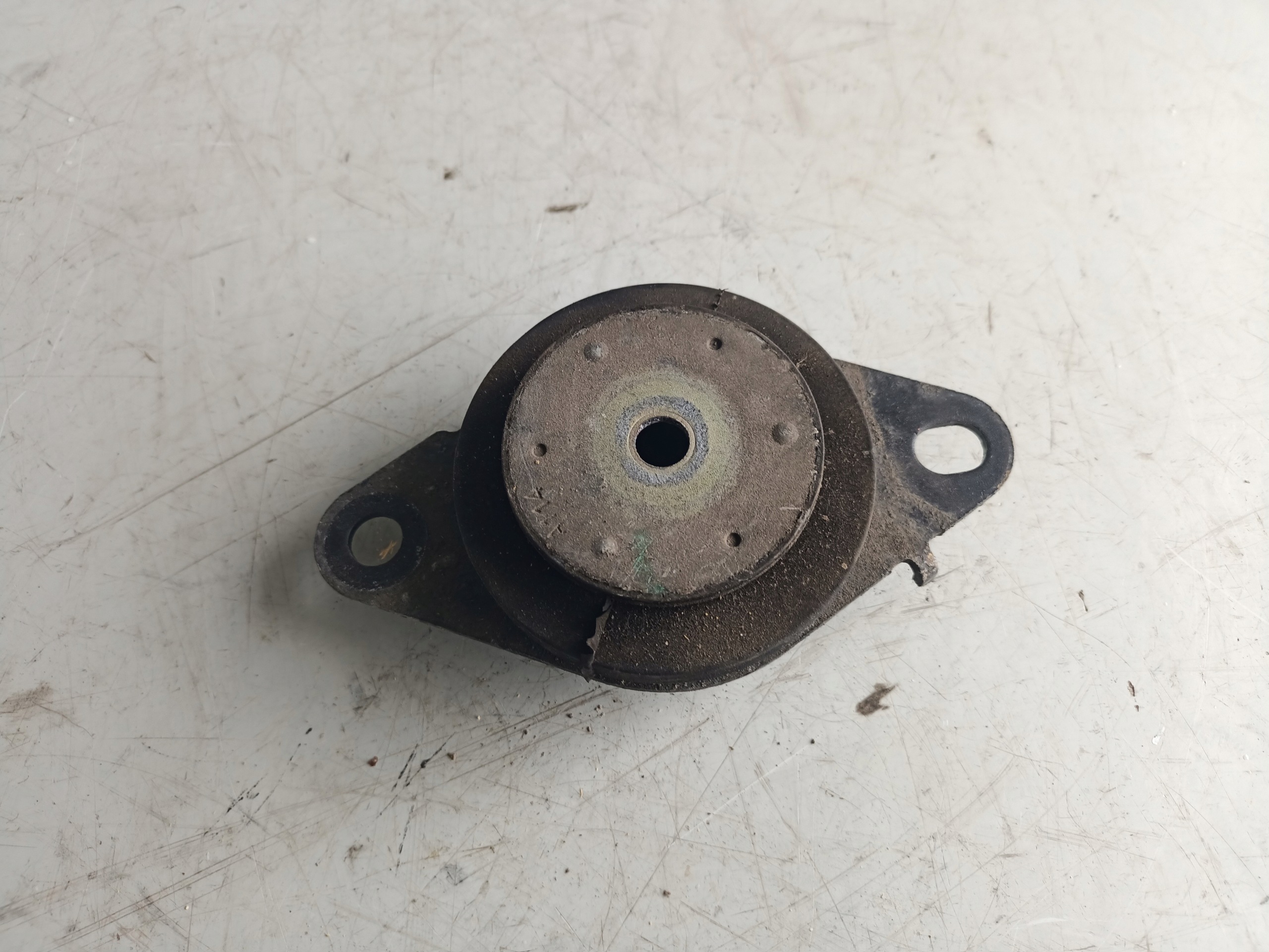 Vaihteiston kiinnitys Laguna II 1.9 dCi OEM 8200000016