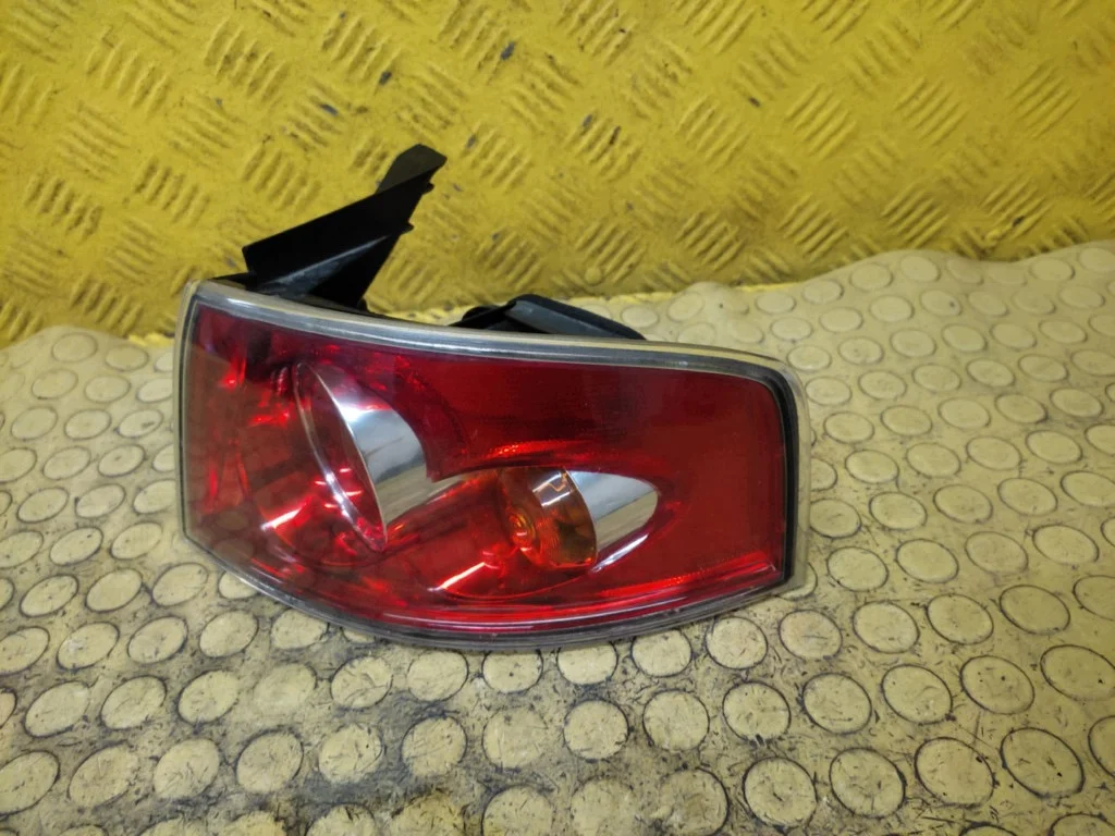 SEAT IBIZA III Takavalo Oikea 6L6945096
