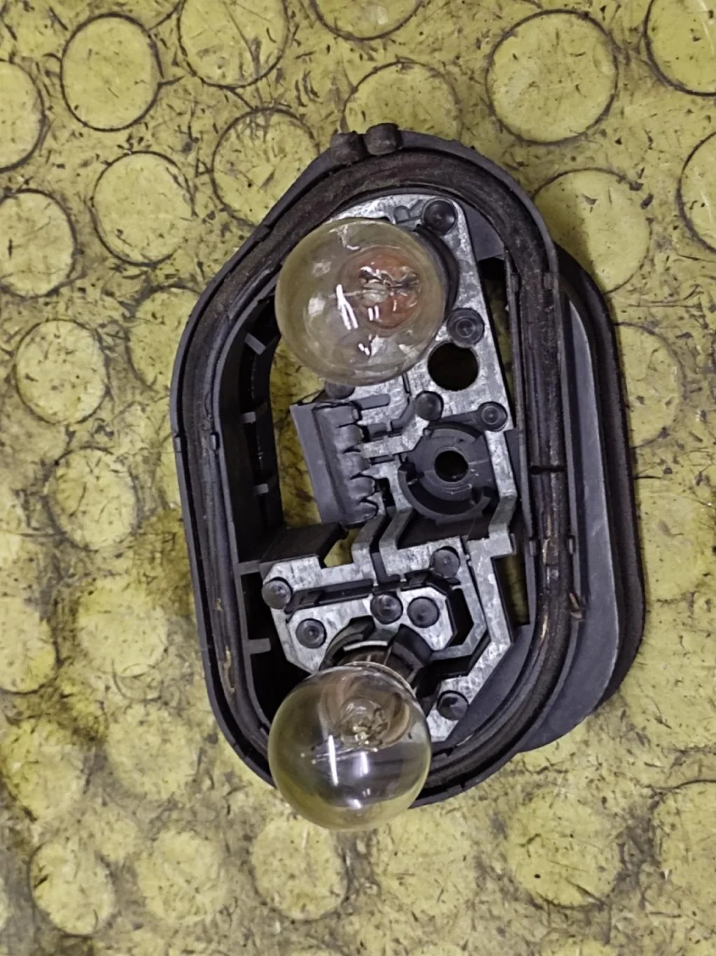 Luz trasera derecha Seat Ibiza III 6L6945096 image 7