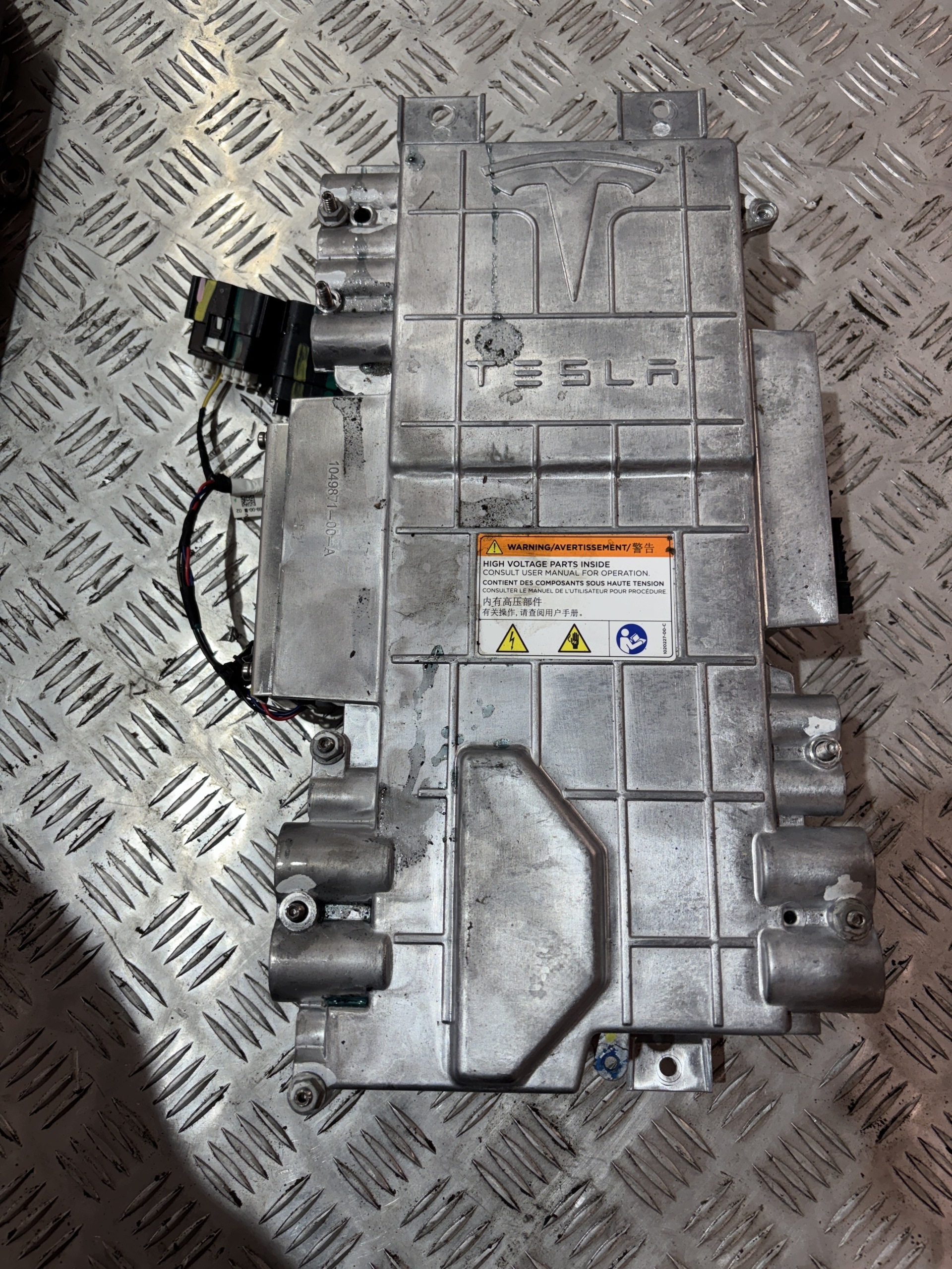 Convertisseur Tesla Model S 12V OEM 1049868-00-C image 2