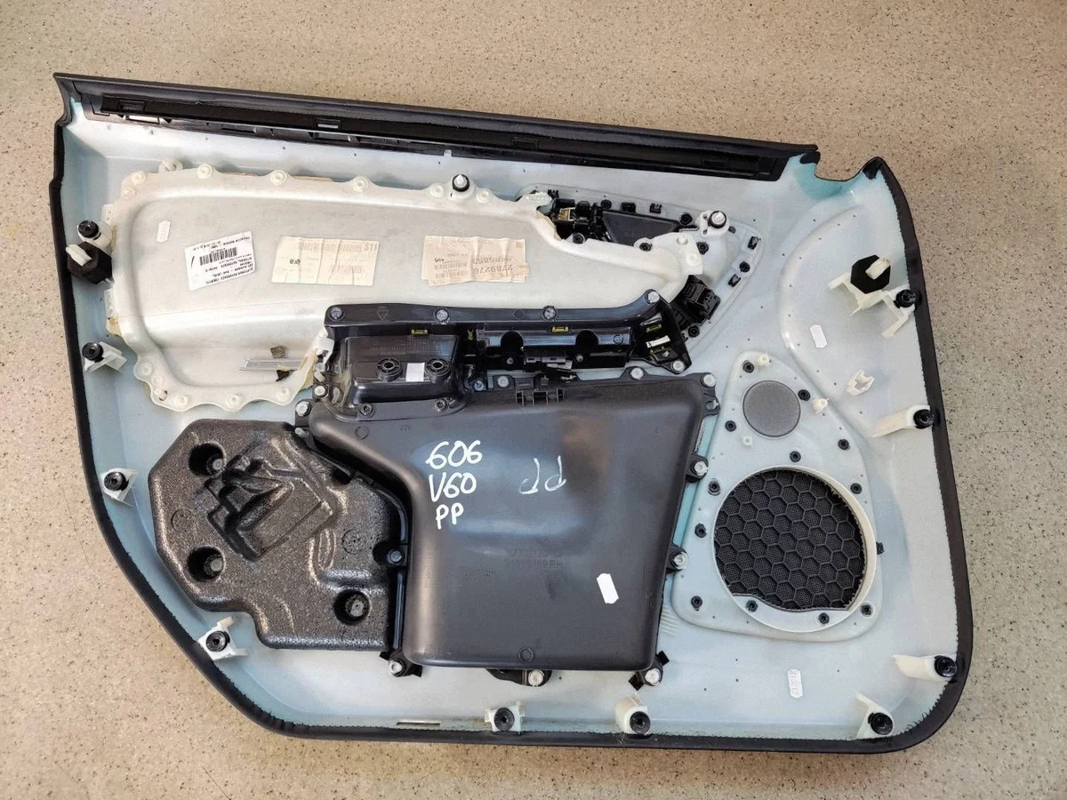 Panneau de porte Volvo V60 droit avant image 3