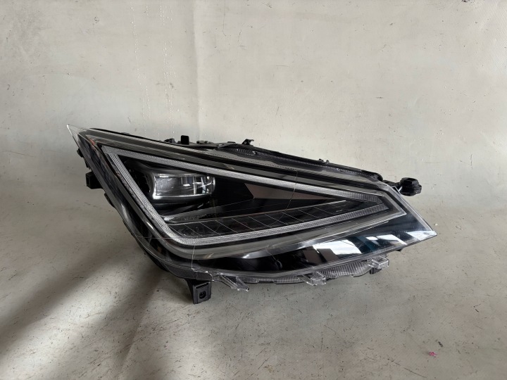 Seat Ibiza V oikea LED-valo Arona 6F1941774