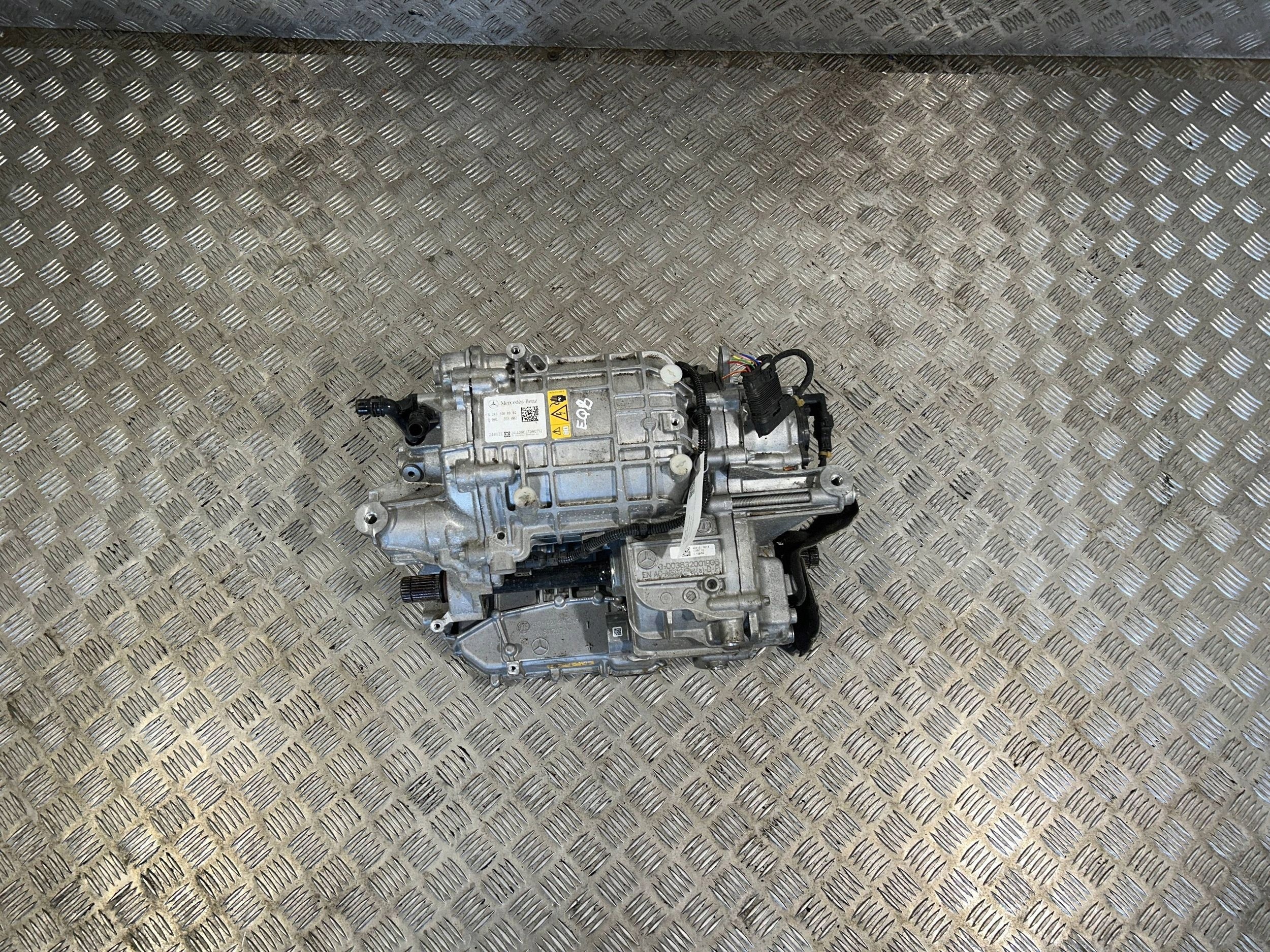 Motor eléctrico trasero Mercedes EQB W243 X243 2023 A2433408802