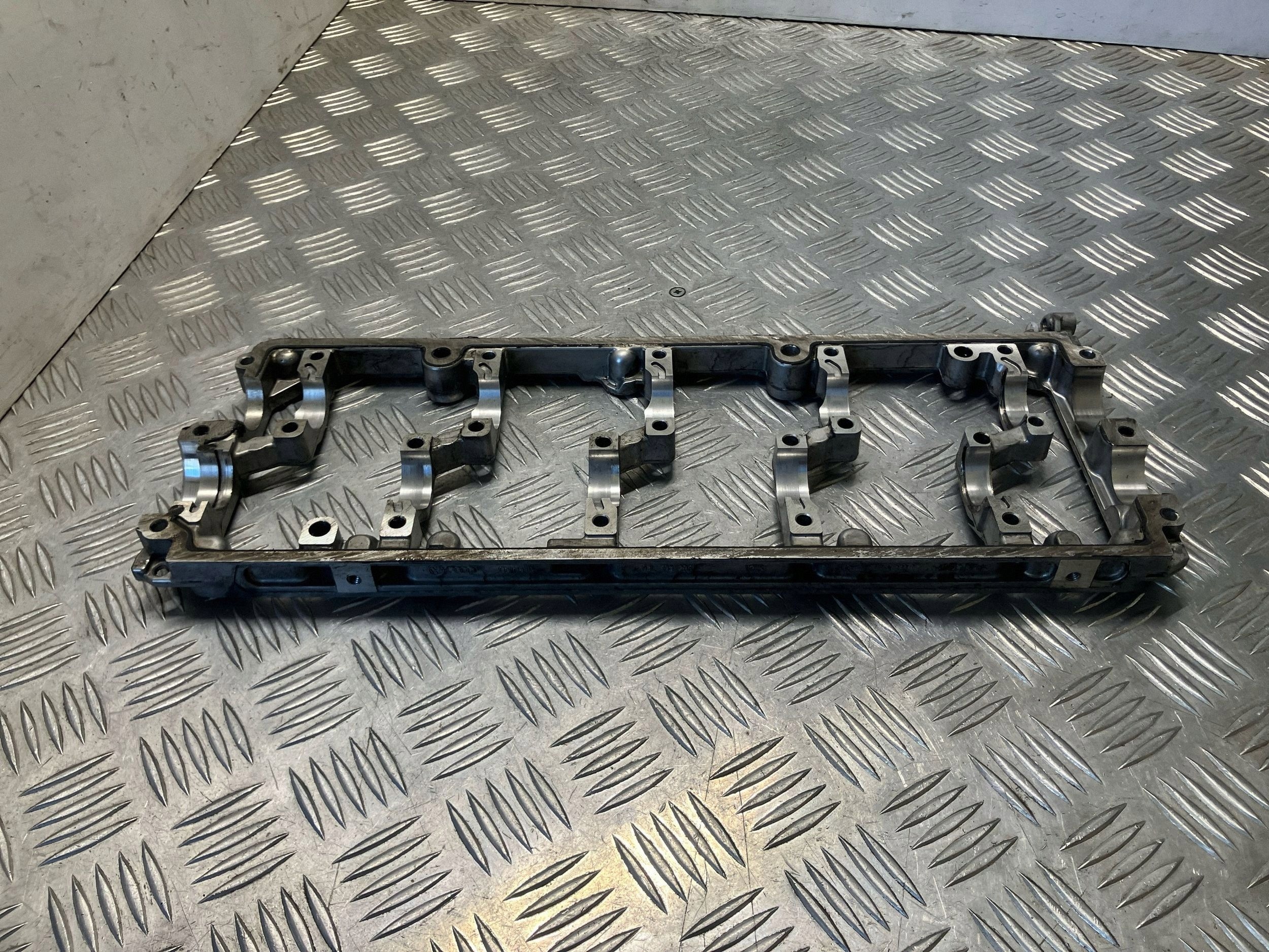 Base de Eixos de Comando VW Golf VI 1.6 TDI CAYC 03L103286 image 2