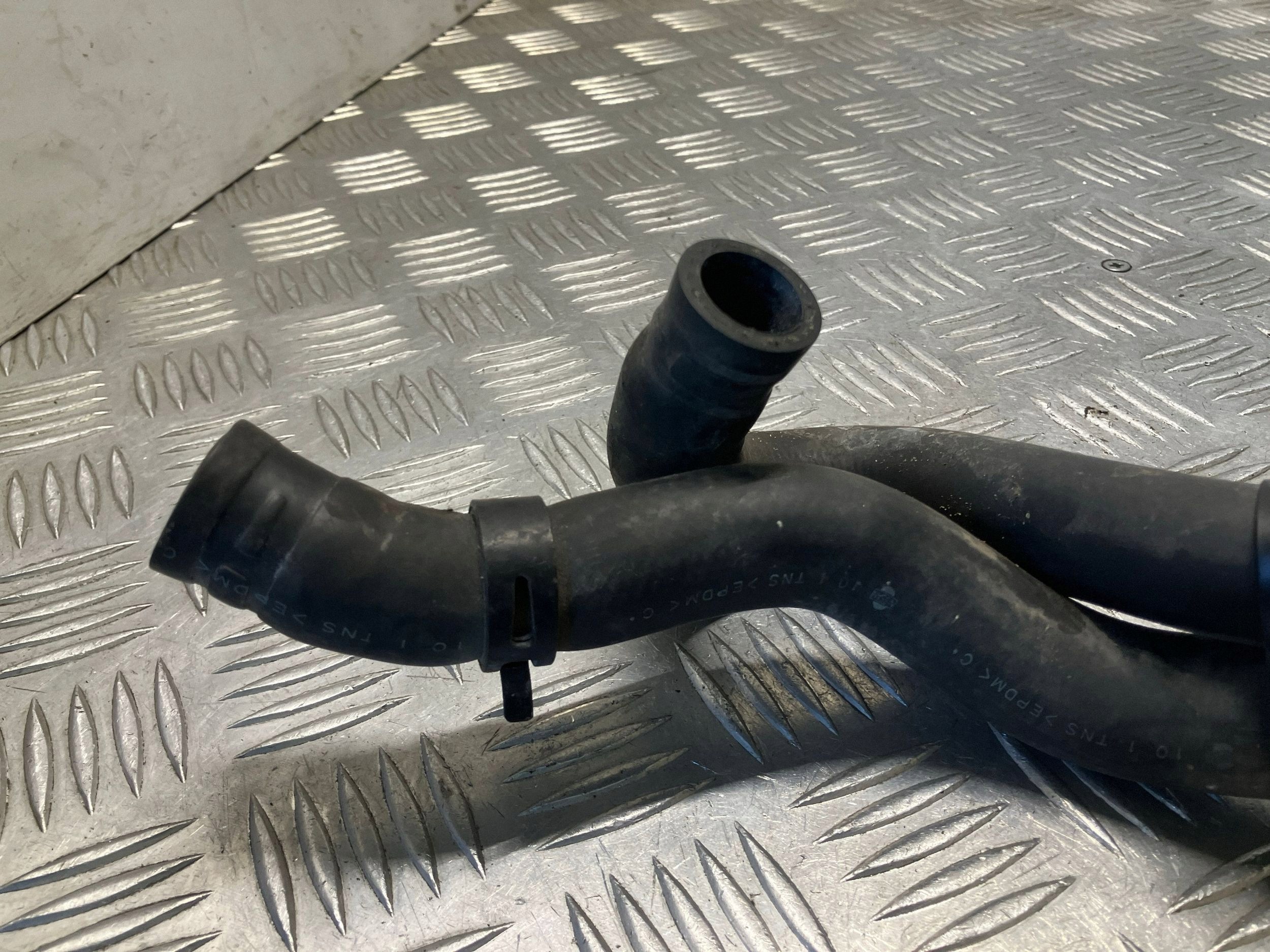 Manguera de calefacción Nissan Cube Z12 2010