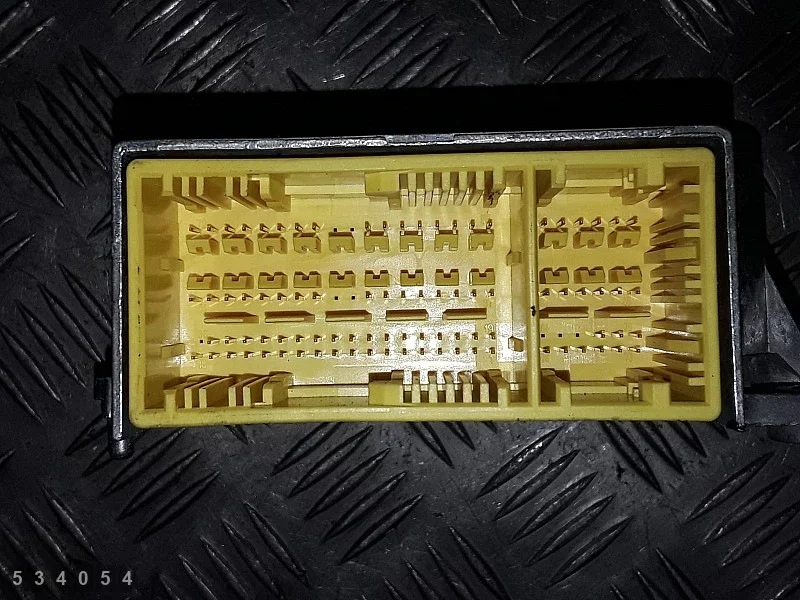 2010 Dodge Journey ECU 04896814AH Usado image 3