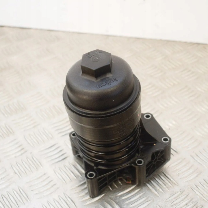 Audi OE 06M115401E öljynsuodattimen alusta