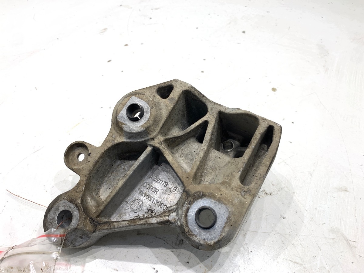 Support boîte de vitesses Berlingo IV Partner IV Rifter 24r 9801956080