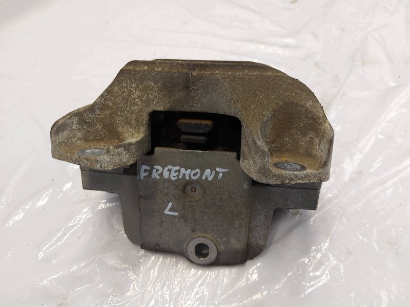 Engine Mount Bracket P05147131AD Fiat Freemont 2.0 JTDm image 7