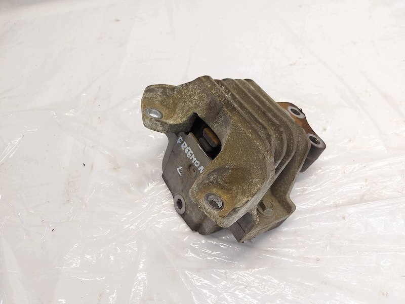 Engine Mount Bracket P05147131AD Fiat Freemont 2.0 JTDm image 9