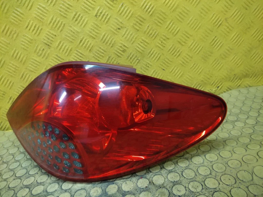 Peugeot 207 takavalo oikea 9649986580