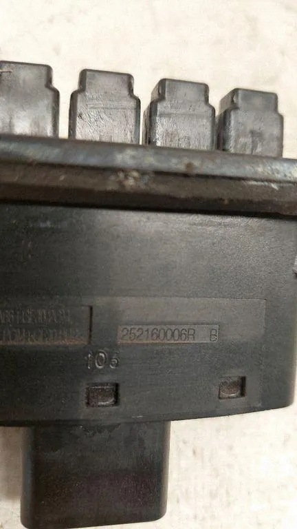 Sensor de cierre de puerta Renault Master III image 4