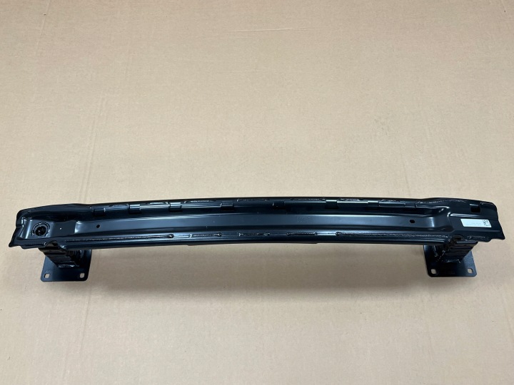 AUDI A3 8Y Taka-alu puskurin palkki 8Y0807309A