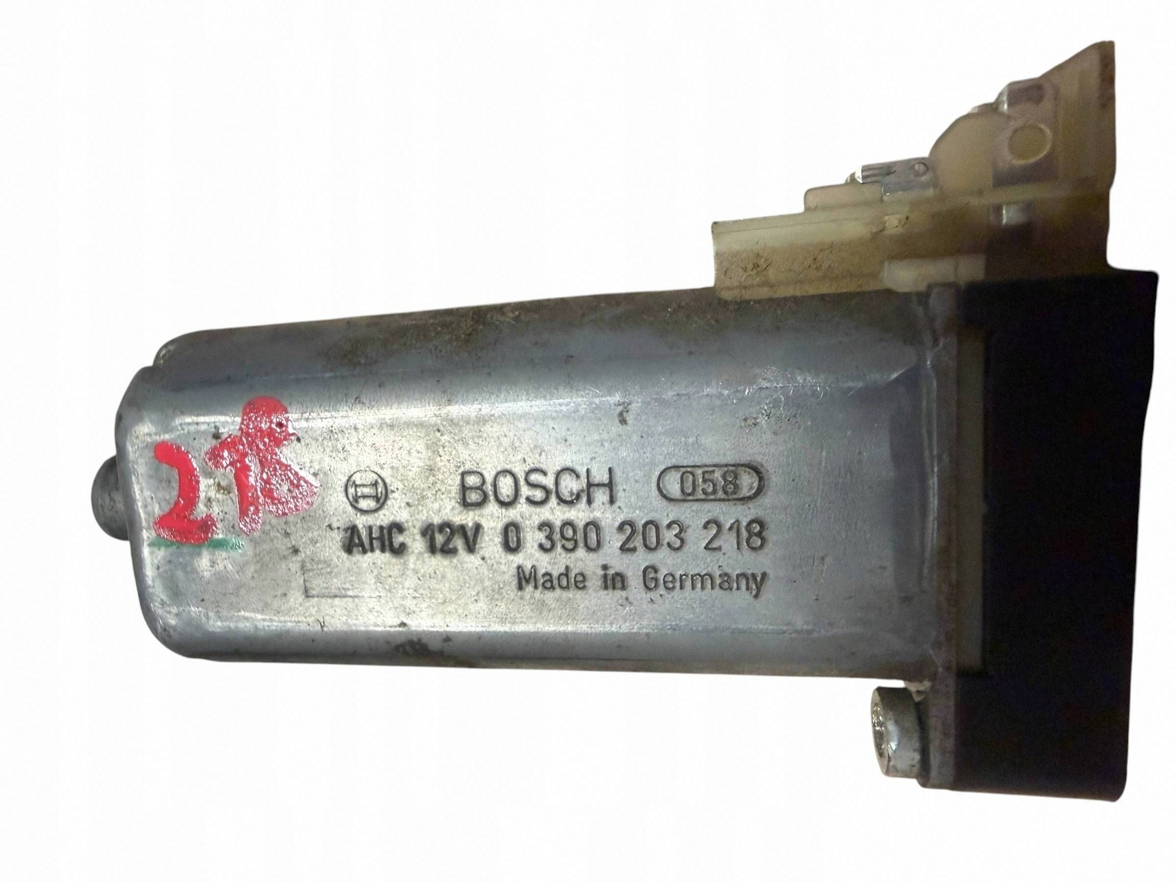 Istuinsäätömoottori etu Audi A6 C6 04- OEM 0390203218