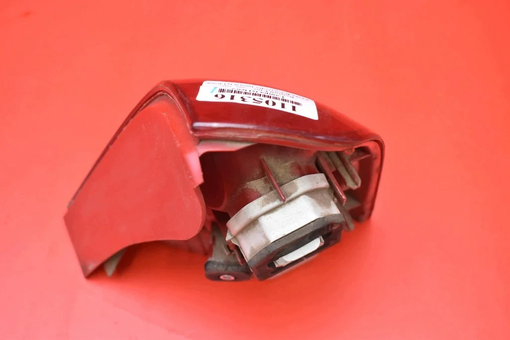 Luz trasera izquierda Renault Clio II 5D HB image 5