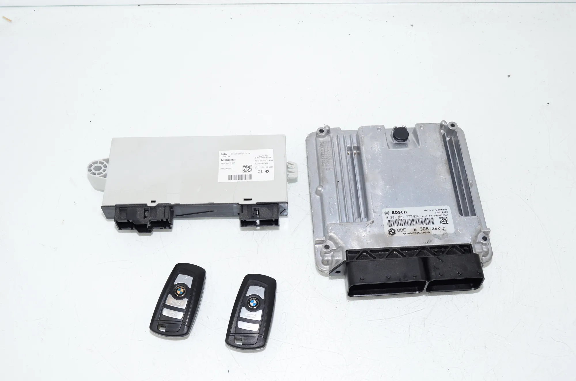 BMW F10 530d Módulo de Controle do Motor 8585380 image 2