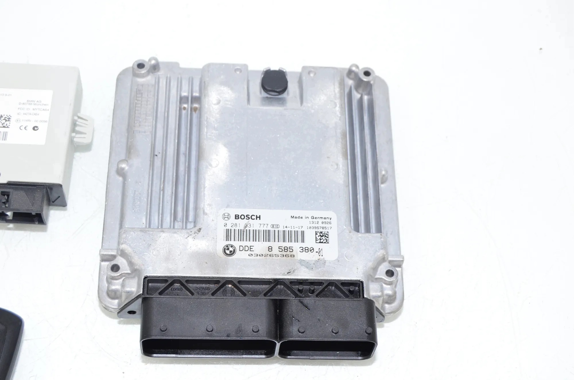BMW F10 530d Módulo de Controle do Motor 8585380 image 4