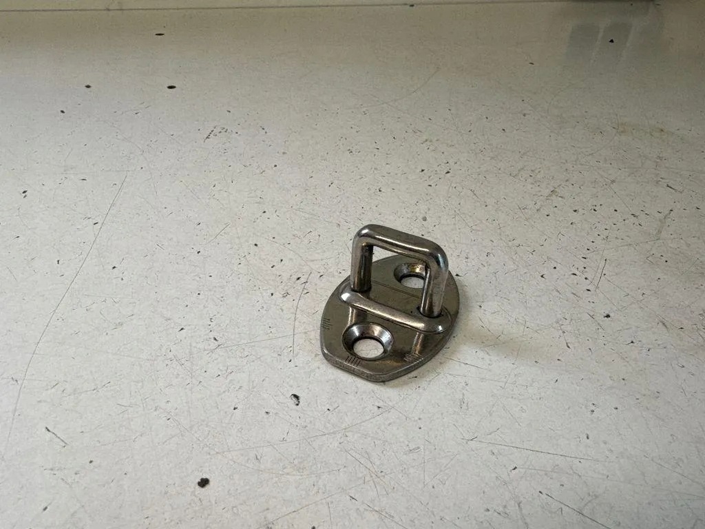 Front door lock loop / hook catch VW 8Z0837033A 2.5L diesel